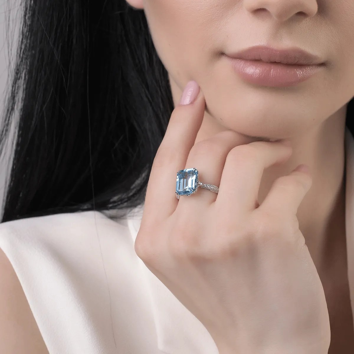 Inel din aur alb cu topaz și diamante – Teilor Inel din aur alb cu topaz și diamante – Teilor