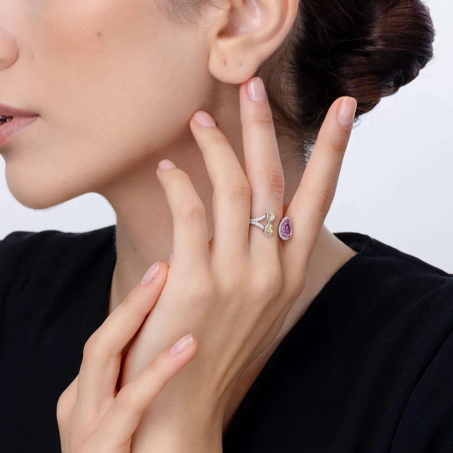 Inel deschis din aur alb cu safir și diamante – Teilor Inel deschis din aur alb cu safir și diamante – Teilor