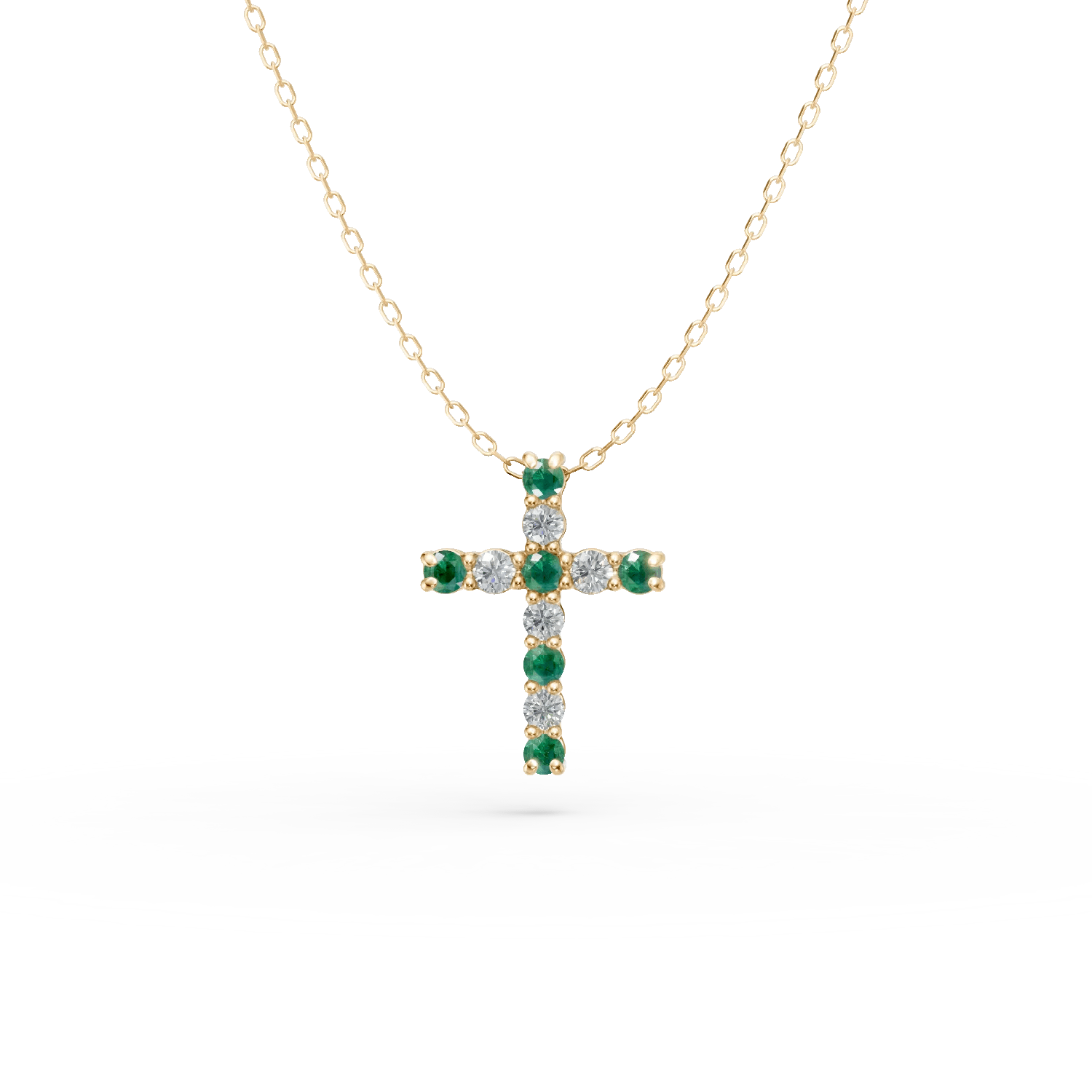 Lanț cu pandantiv cruce din aur galben cu diamante 0.1ct și smaralde 0.1ct Lanț cu pandantiv cruce din aur galben cu diamante 0.1ct și smaralde 0.1ct