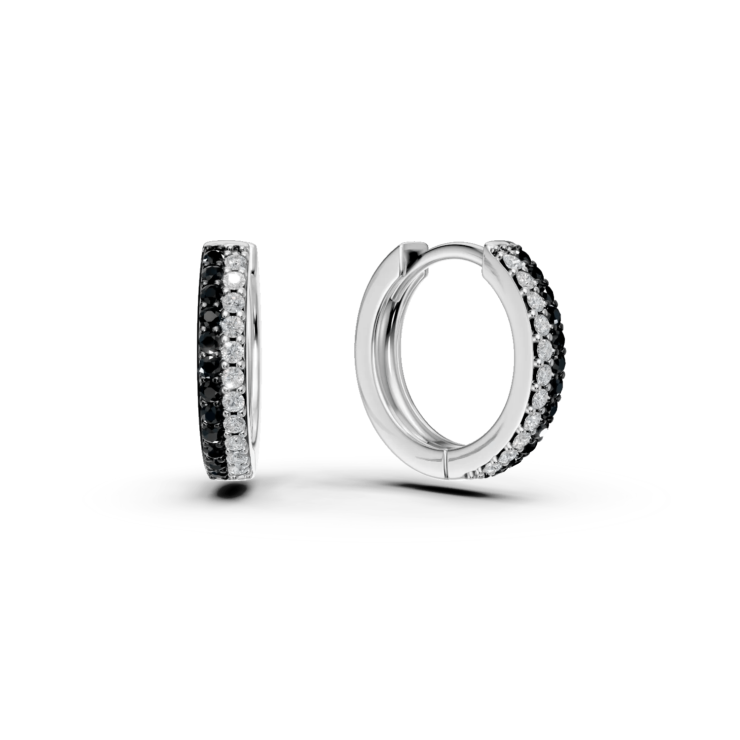 Cercei rotunzi din aur alb cu diamante negre și albe de 0.22ct Cercei rotunzi din aur alb cu diamante negre și albe de 0.22ct