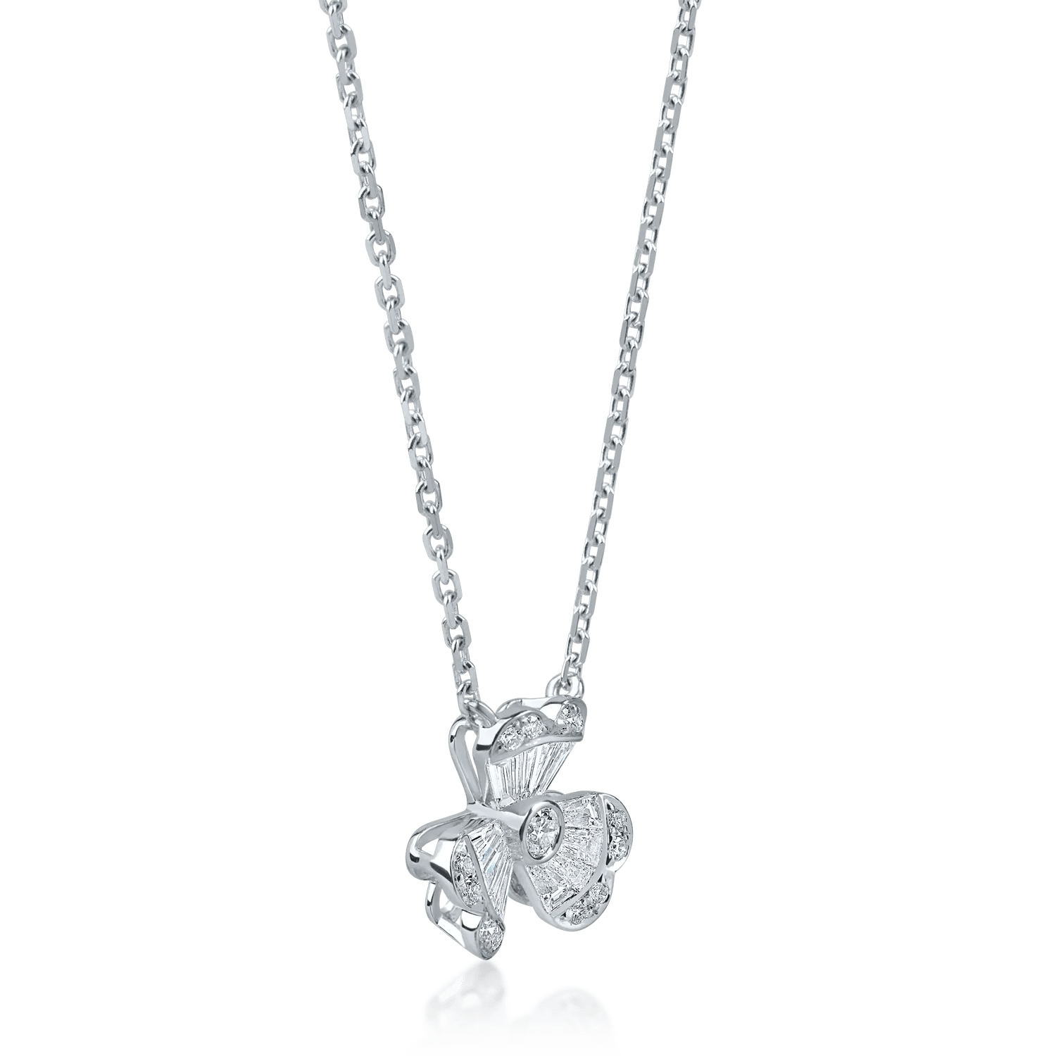 Lănțișor cu pandantiv floral din aur alb și diamante Lănțișor cu pandantiv floral din aur alb și diamante