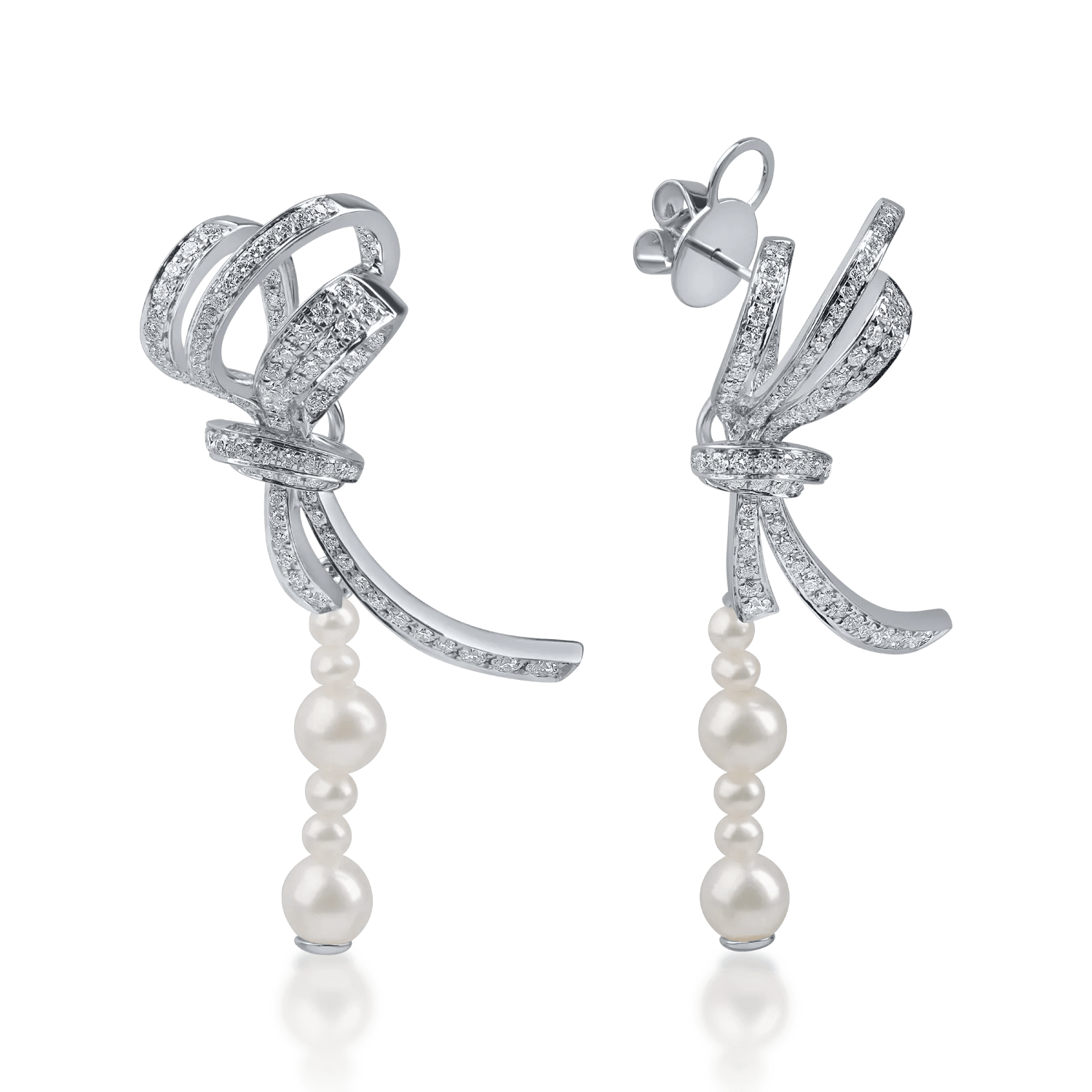 Cercei din aur alb cu perle de cultură și diamante de 0.13ct Cercei din aur alb cu perle de cultură și diamante de 0.13ct