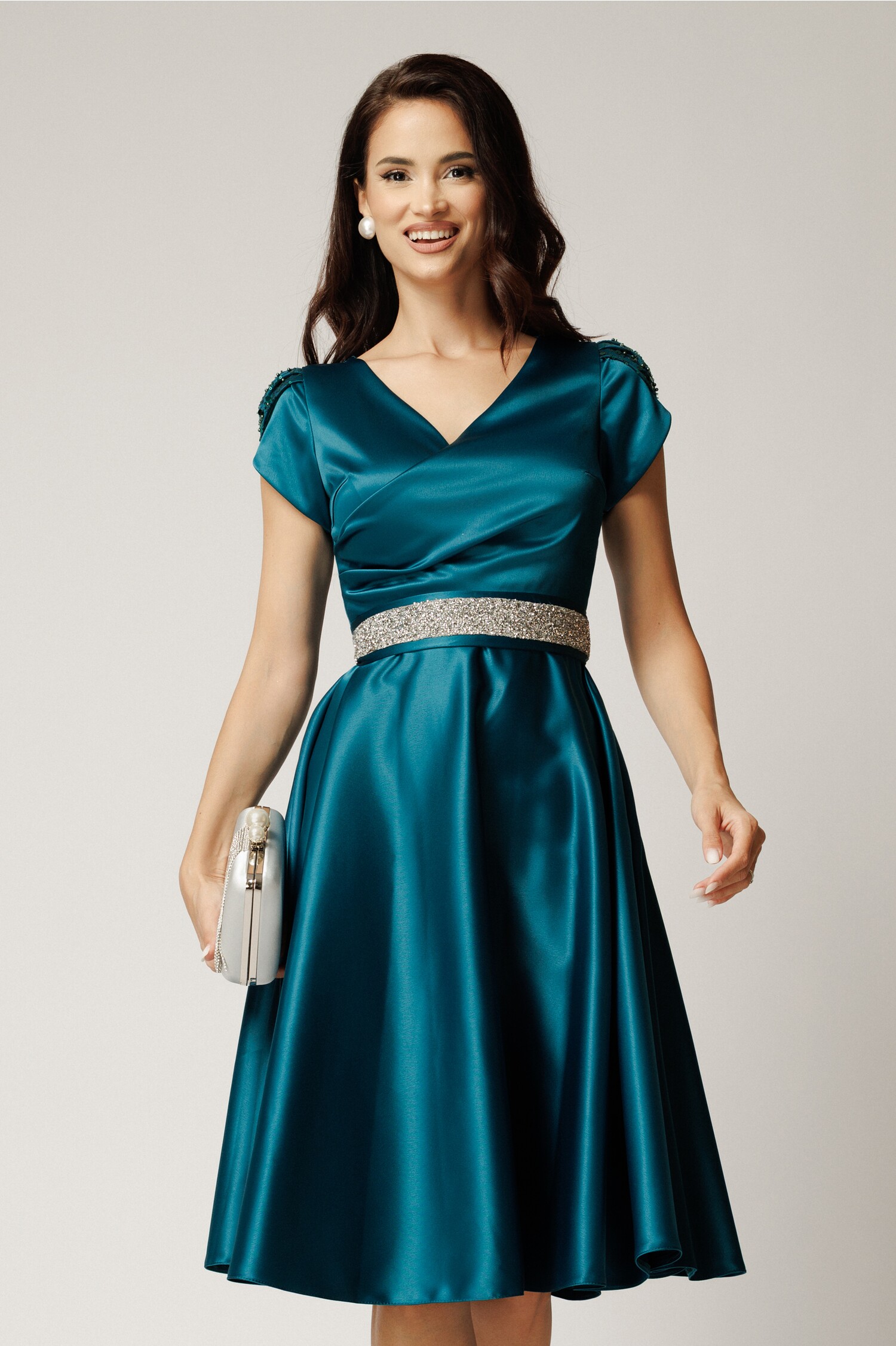 Rochie midi amira verde petrol cu paiete pe mâneci și cordon în talie Rochie midi amira verde petrol cu paiete pe mâneci și cordon în talie