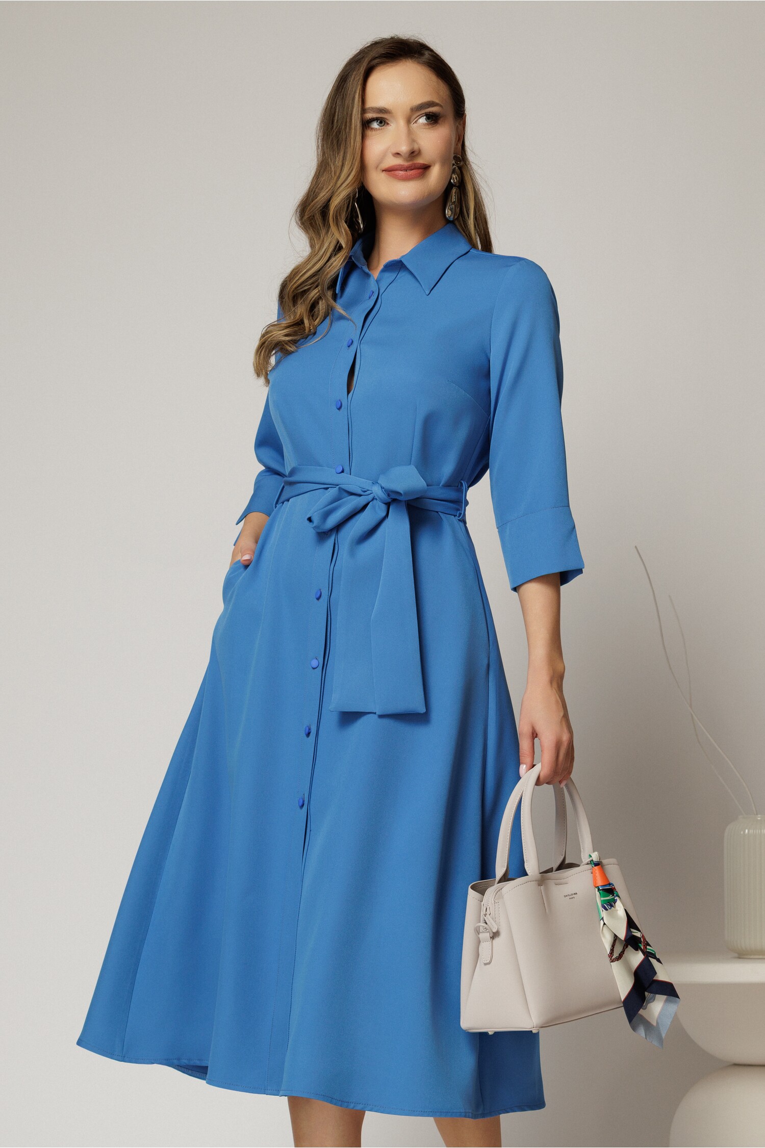 Rochie midi albastră tip cămașă cu cordon în talie Rochie midi albastră tip cămașă cu cordon în talie