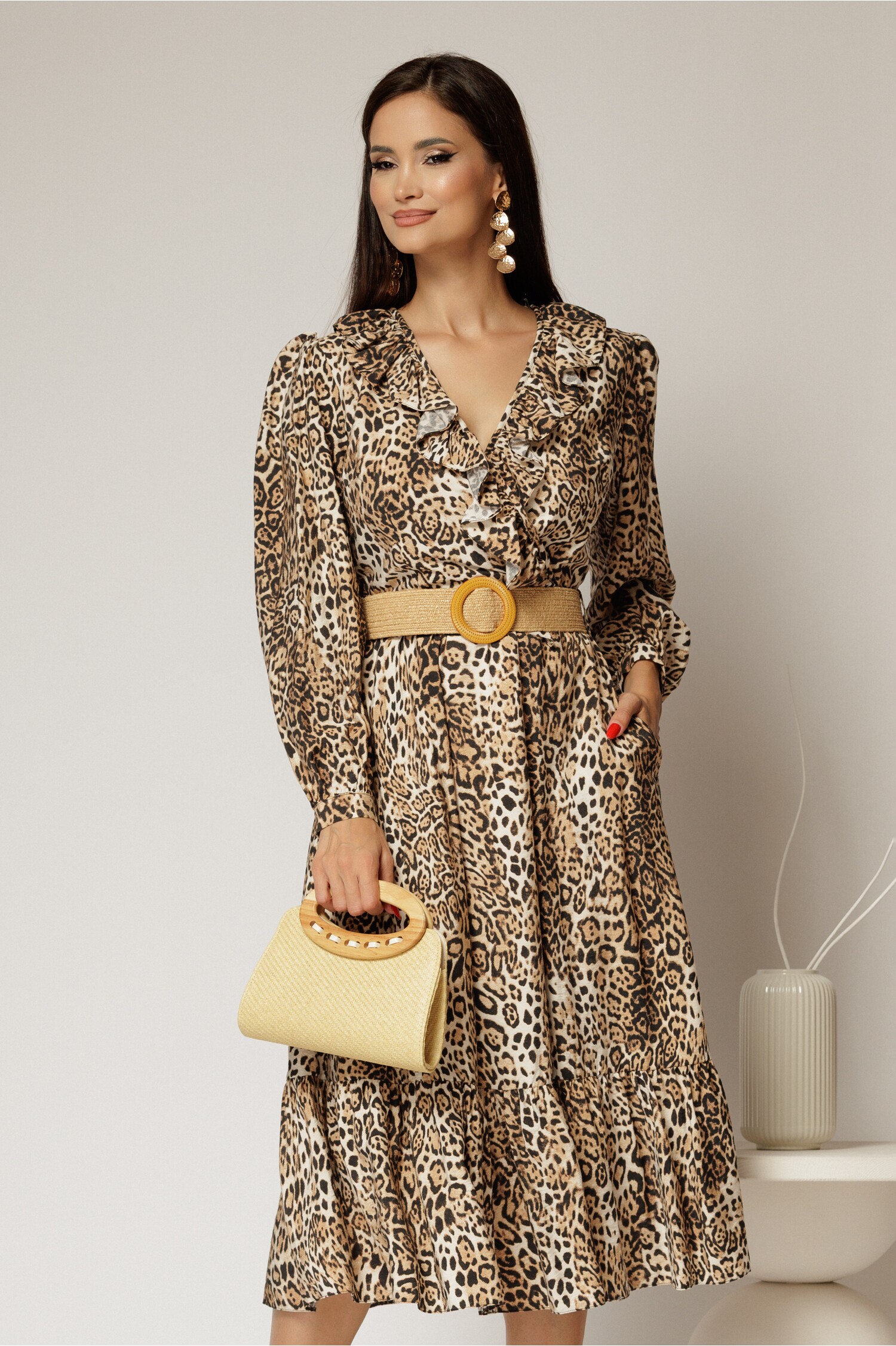 Rochie midi din viscoză cu imprimeu animal print, volan și curea în talie – DY Fashion Rochie midi din viscoză cu imprimeu animal print, volan și curea în talie – DY Fashion