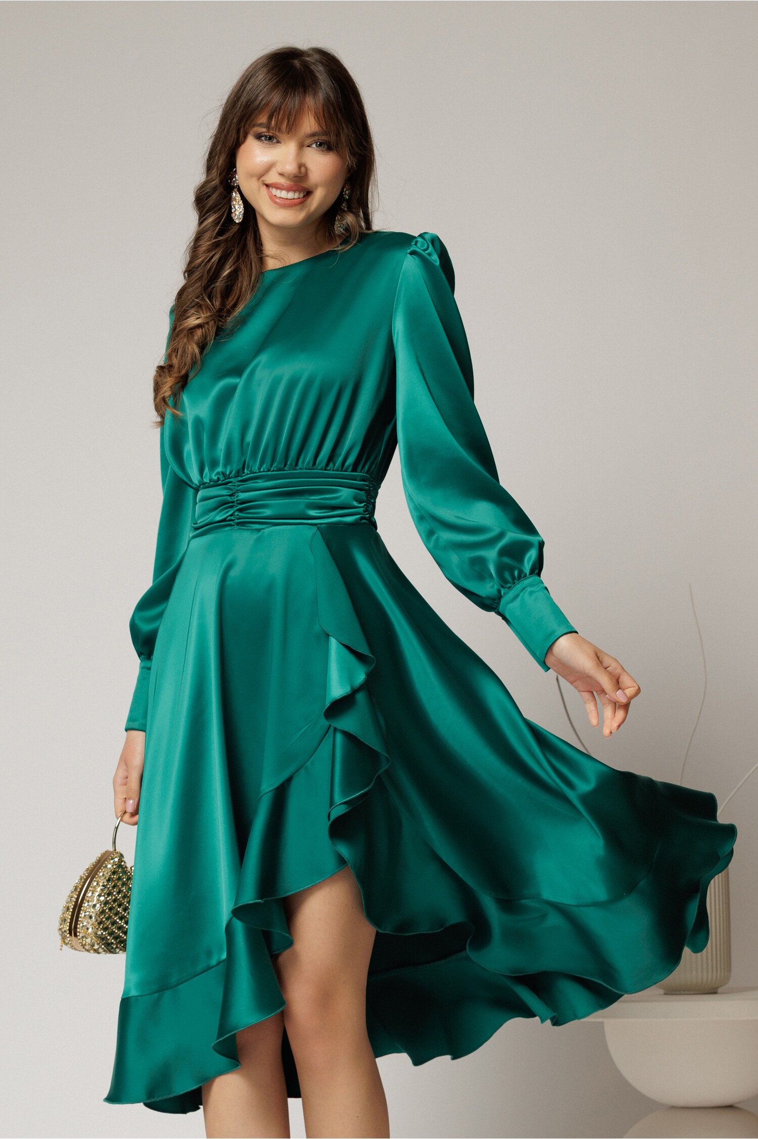 Rochie verde DY fashion din satin cu croi asimetric Rochie verde DY fashion din satin cu croi asimetric