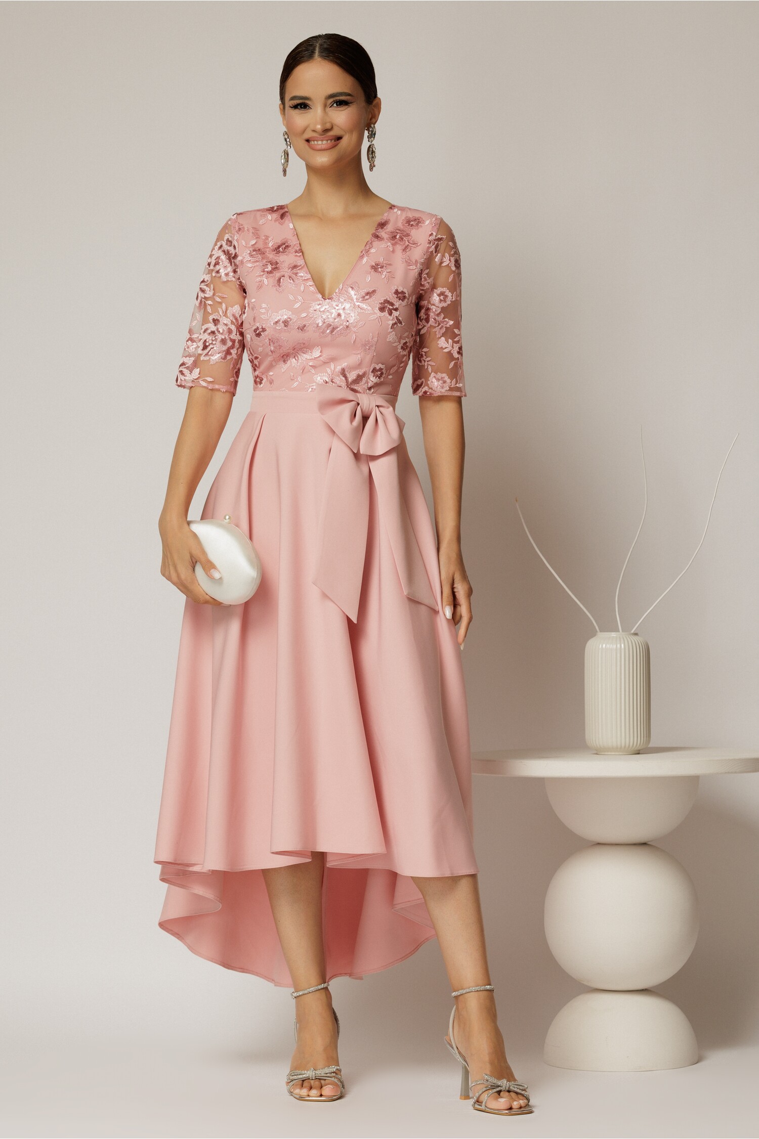 Rochie asimetrică roz cu dantelă și paiete la bust – DY Fashion Rochie asimetrică roz cu dantelă și paiete la bust – DY Fashion
