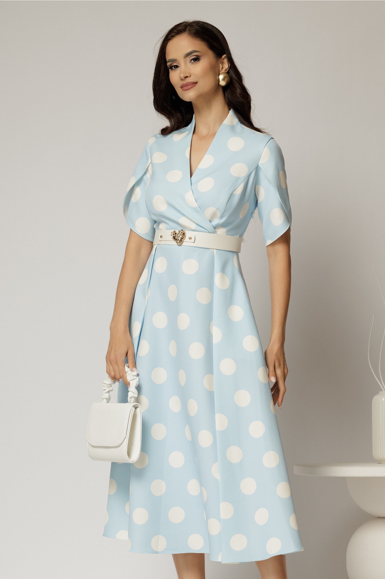 Rochie midi DY fashion bleu cu buline, decolteu și mâneci petrecute Rochie midi DY fashion bleu cu buline, decolteu și mâneci petrecute