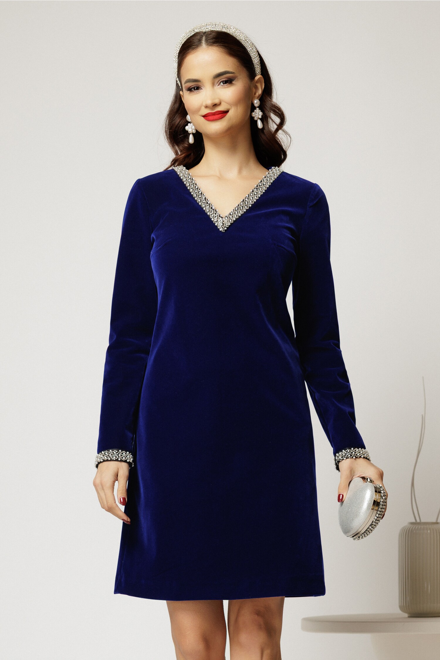 Rochie bleumarin DY fashion din catifea fixă cu perle Rochie bleumarin DY fashion din catifea fixă cu perle