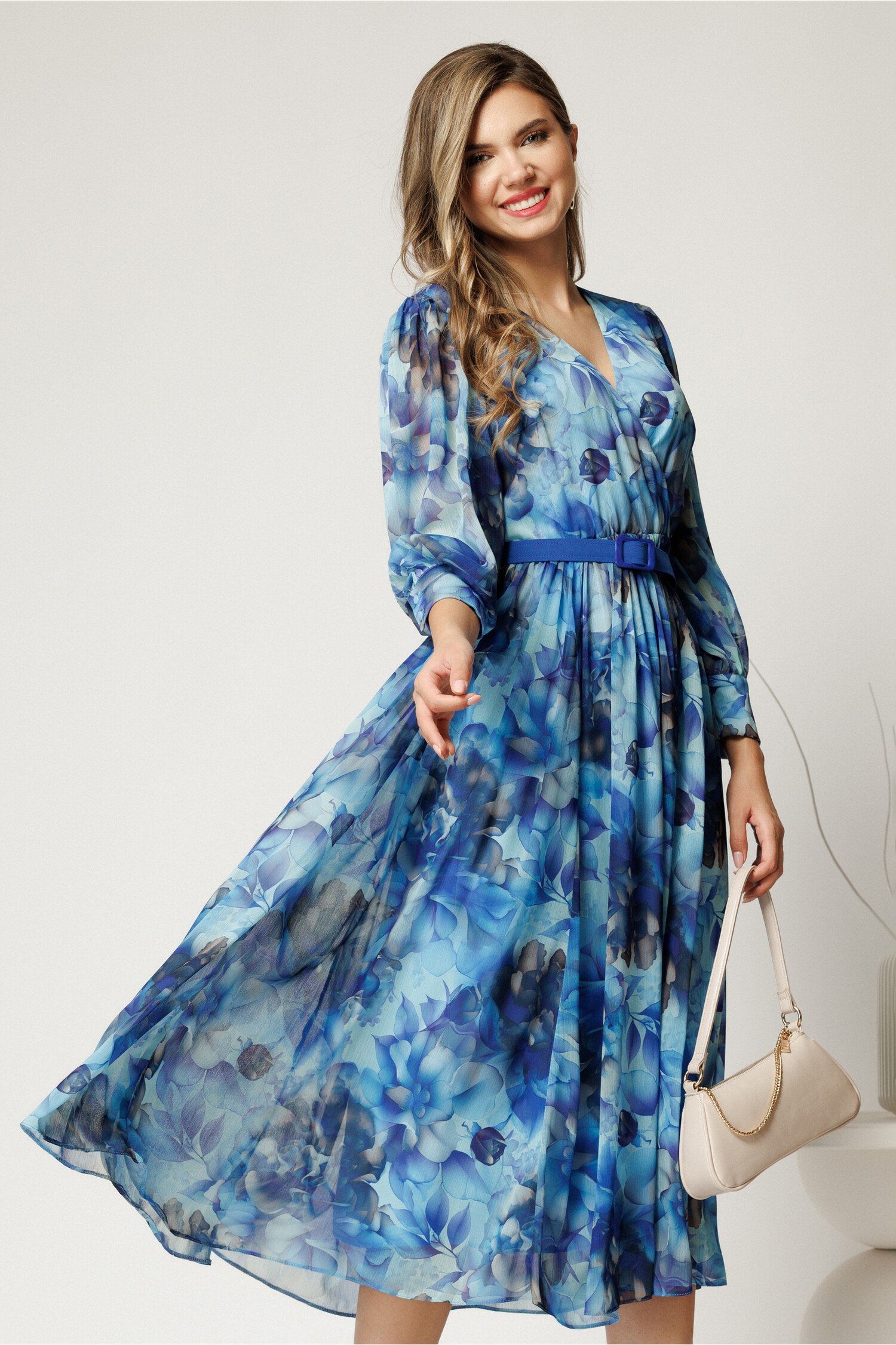 Rochie DY fashion albastră cu decolteu petrecut din voal Rochie DY fashion albastră cu decolteu petrecut din voal