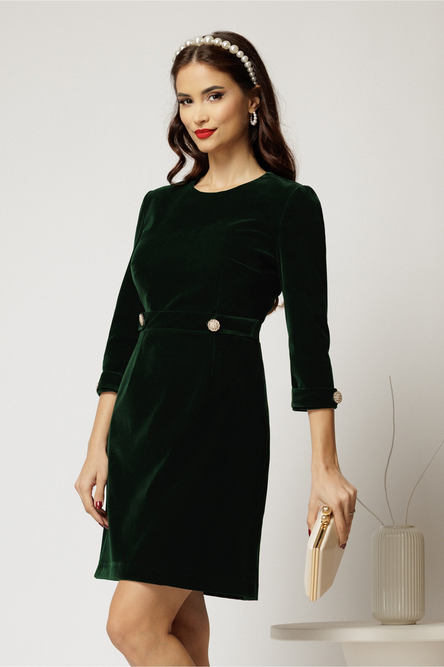 Rochie verde din catifea fixă cu nasturi la talie DY fashion Rochie verde din catifea fixă cu nasturi la talie DY fashion