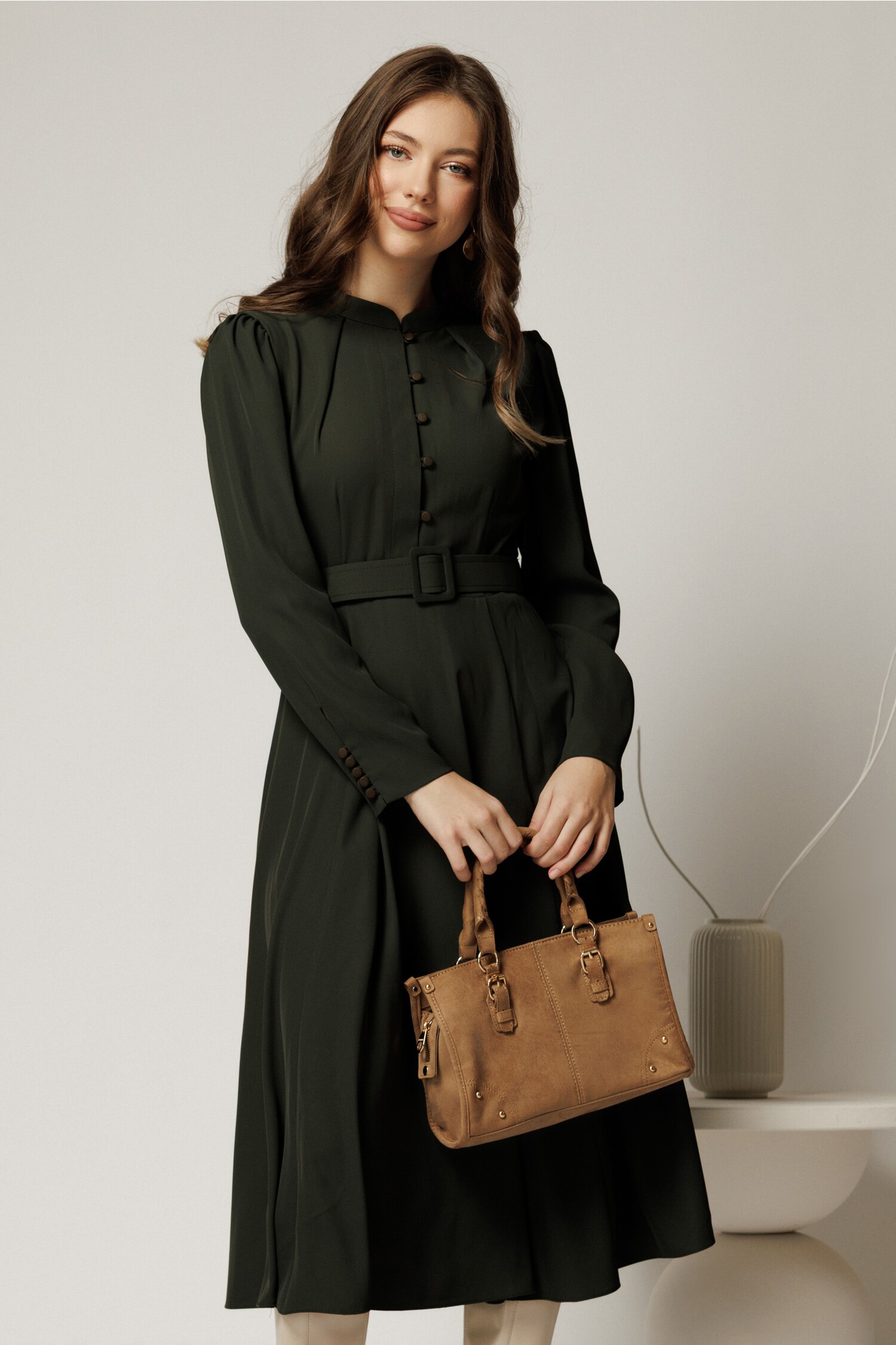 Rochie kaki DY fashion din triplu voal cu nasturi și curea Rochie kaki DY fashion din triplu voal cu nasturi și curea