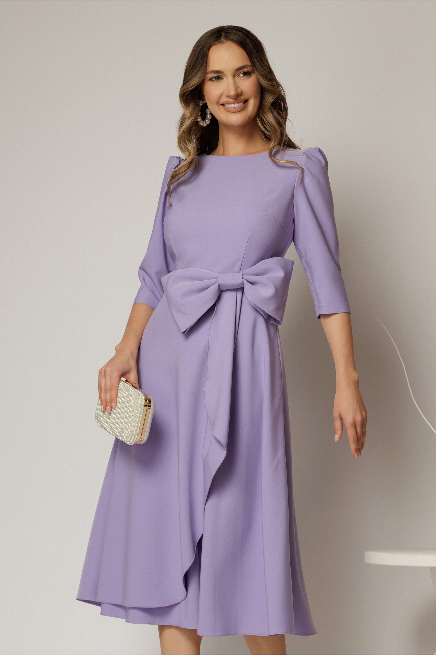 Rochie lila cu funda amplă în talie, decolteu rotund, mâneci trei sferturi – DY Fashion Rochie lila cu funda amplă în talie, decolteu rotund, mâneci trei sferturi – DY Fashion