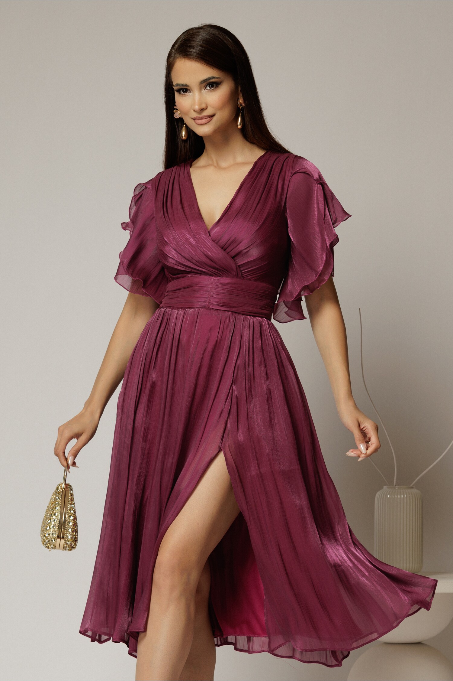 Rochie midi mov prună cu mânecile suprapuse și decolteu petrecut – DY Fashion Rochie midi mov prună cu mânecile suprapuse și decolteu petrecut – DY Fashion