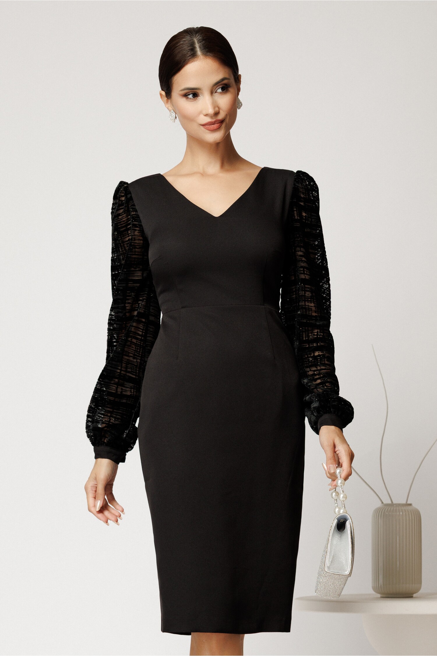 Rochie neagră DY fashion midi din stofă conică cu mâneci din dantelă Rochie neagră DY fashion midi din stofă conică cu mâneci din dantelă