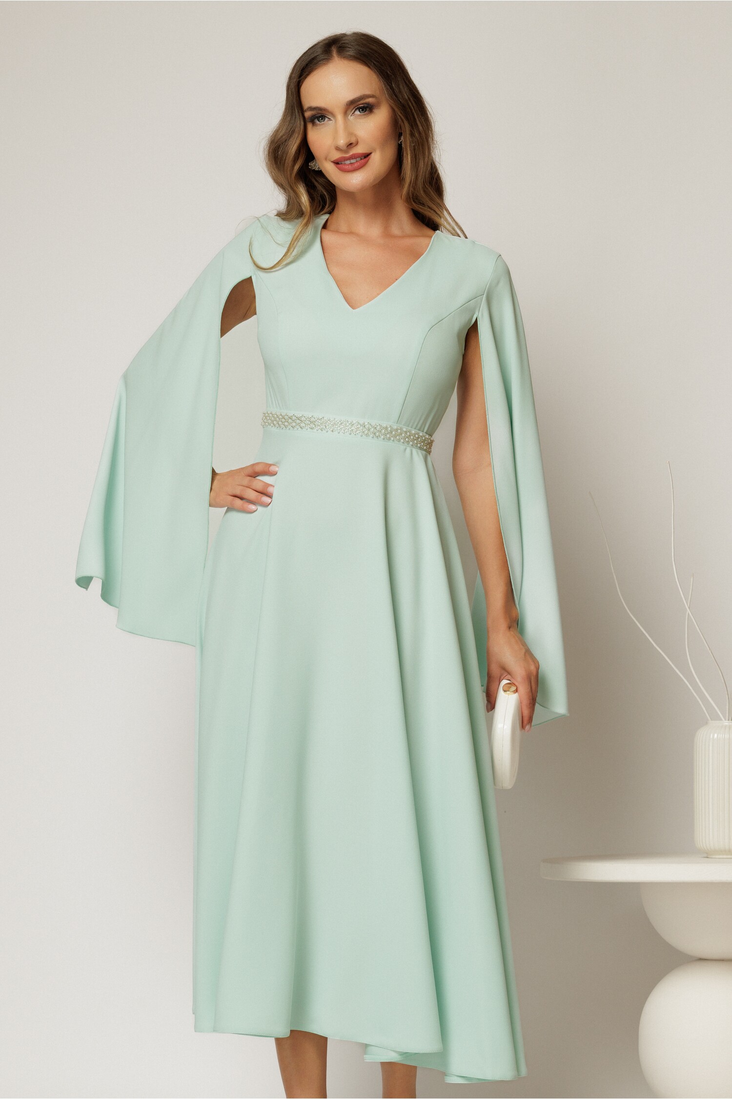Rochie midi bleu cu mâneci lungi crăpate și aplicații în talie – DY Fashion Rochie midi bleu cu mâneci lungi crăpate și aplicații în talie – DY Fashion