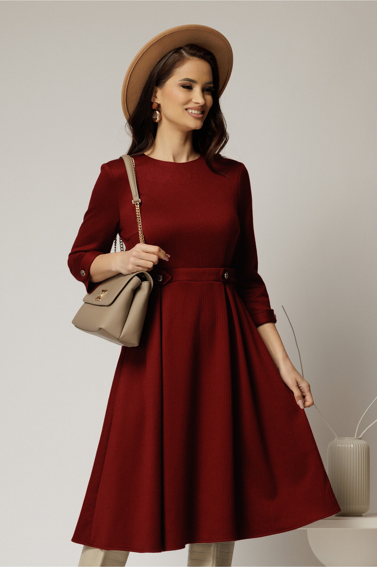 Rochie bordo DY fashion midi din tricot cu nasturi pe tălpi Rochie bordo DY fashion midi din tricot cu nasturi pe tălpi