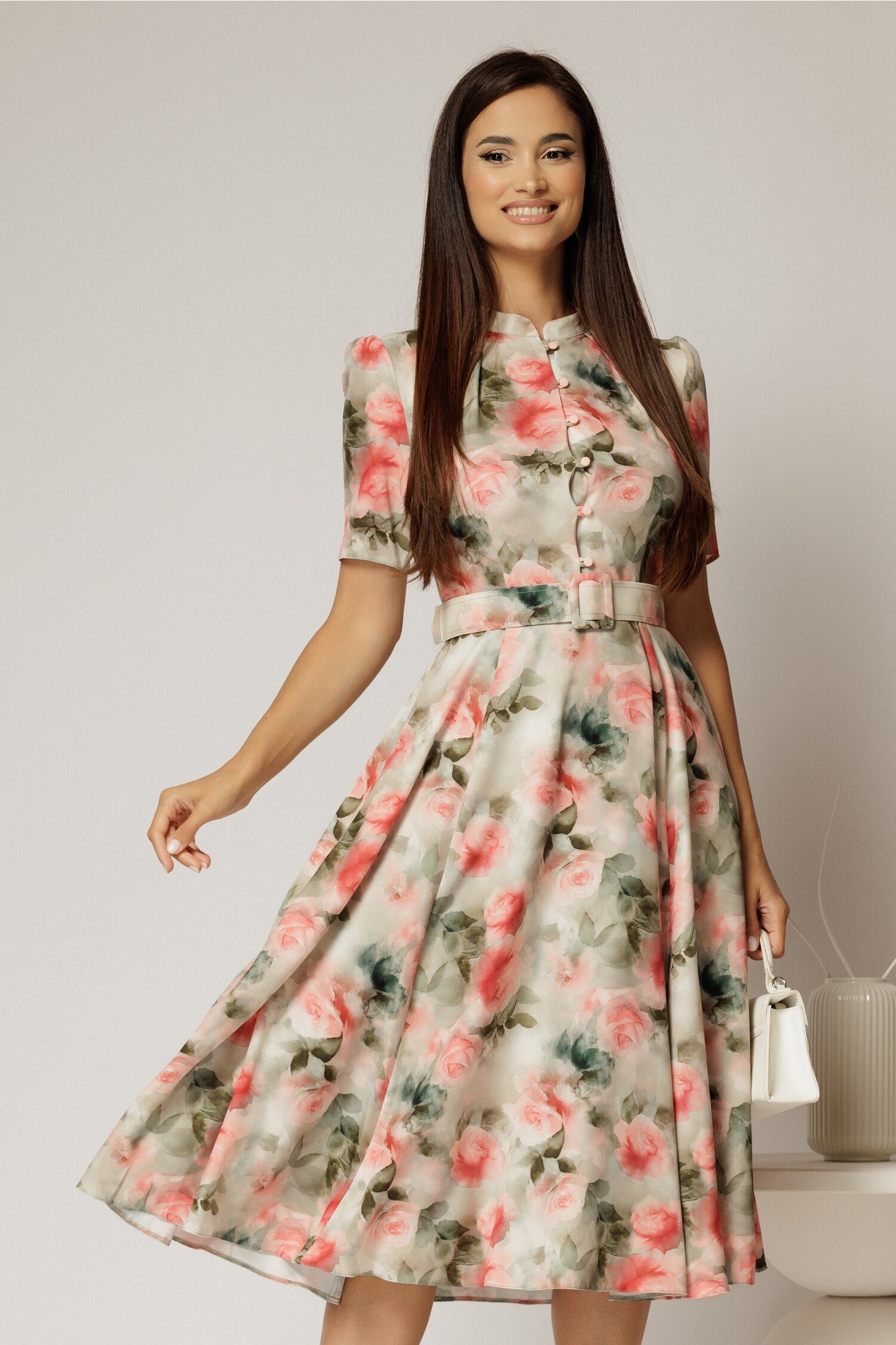 Rochie midi cu imprimeu kaki, în clos, din triplu voal cu nasturi la bust și curea în talie – DY Fashion Rochie midi cu imprimeu kaki, în clos, din triplu voal cu nasturi la bust și curea în talie – DY Fashion