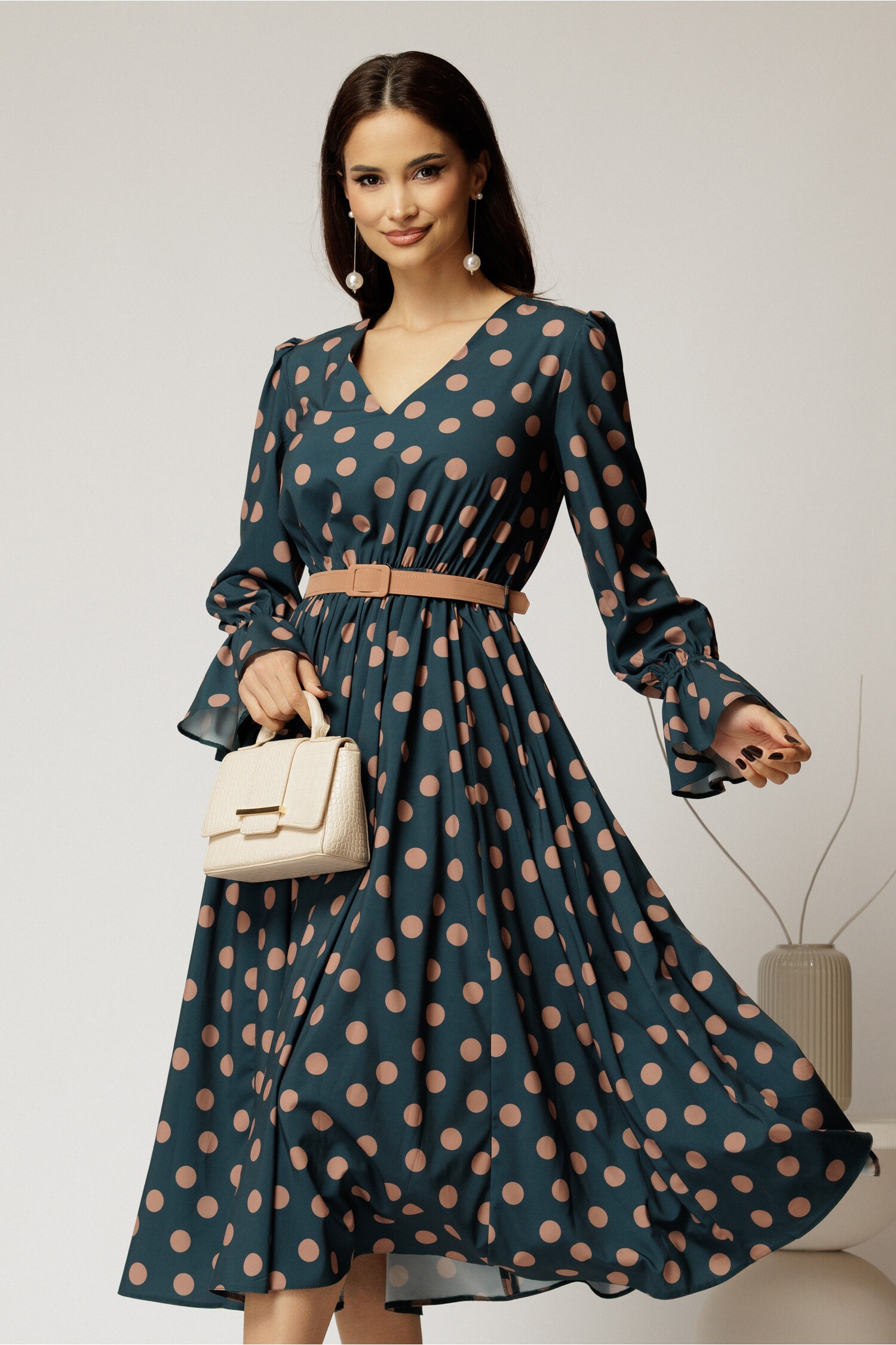 Rochie midi DY fashion voal turcoaz cu buline și curea Rochie midi DY fashion voal turcoaz cu buline și curea