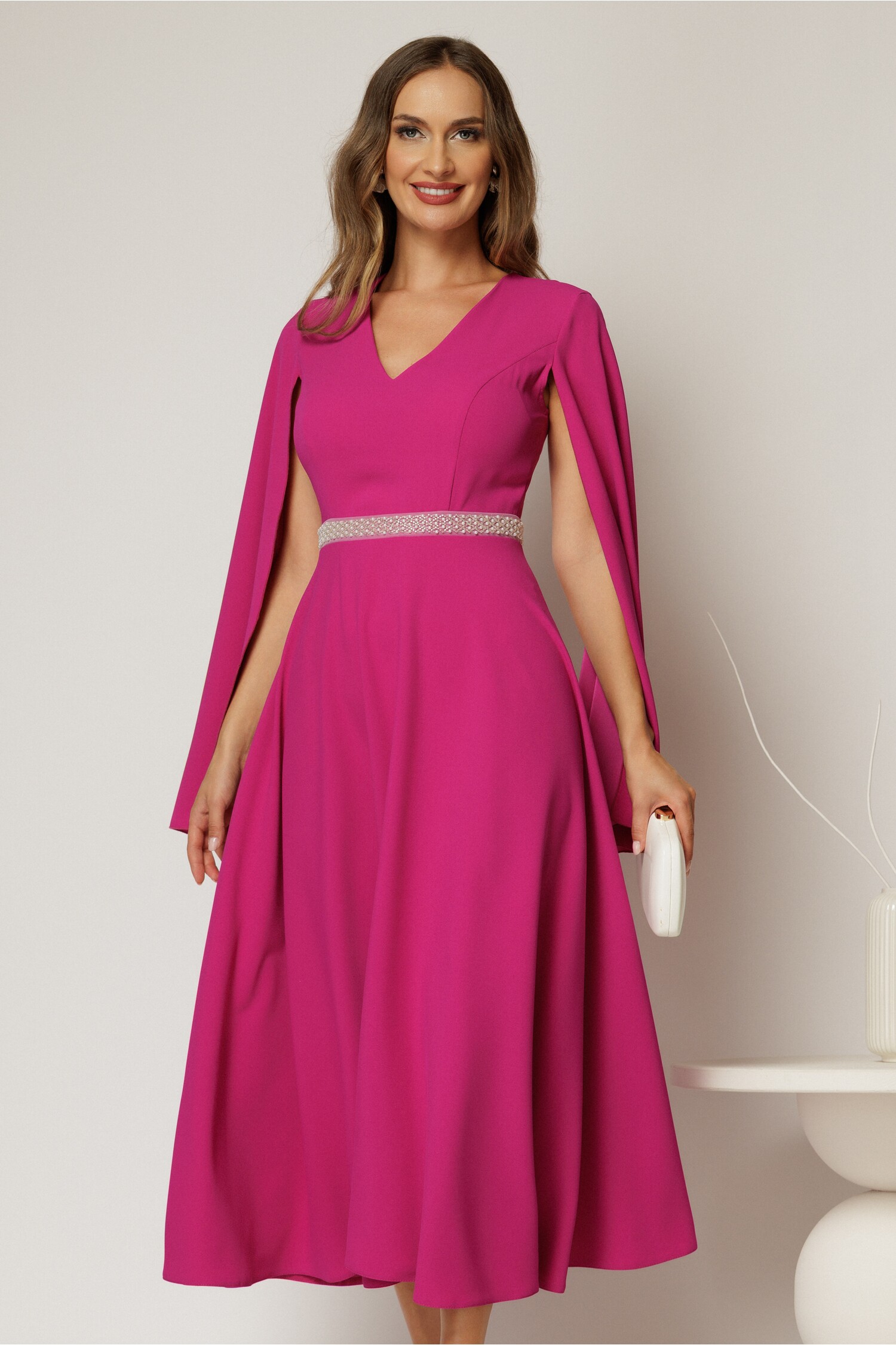 Rochie midi fucsia cu mâneci lungi crăpate și aplicații în talie – DY Fashion Rochie midi fucsia cu mâneci lungi crăpate și aplicații în talie – DY Fashion