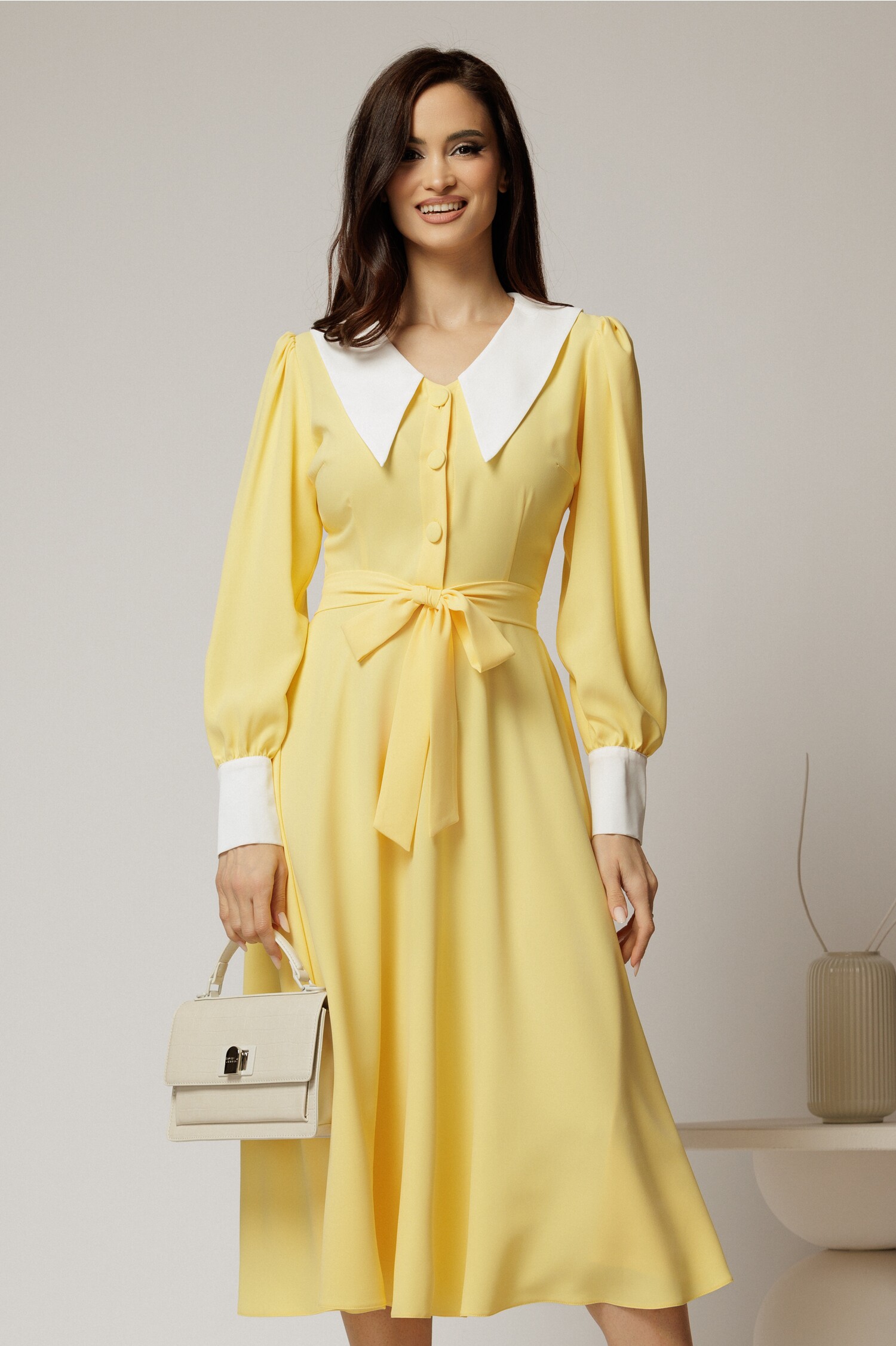 Rochie midi galbenă DY fashion cu guler și mansete în contrast Rochie midi galbenă DY fashion cu guler și mansete în contrast