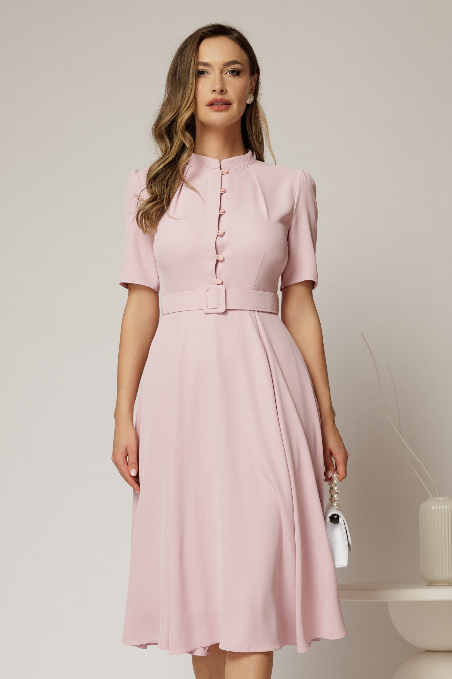 Rochie midi DY fashion roz în clos din triplu voal cu nasturi la bust și curea în talie Rochie midi DY fashion roz în clos din triplu voal cu nasturi la bust și curea în talie