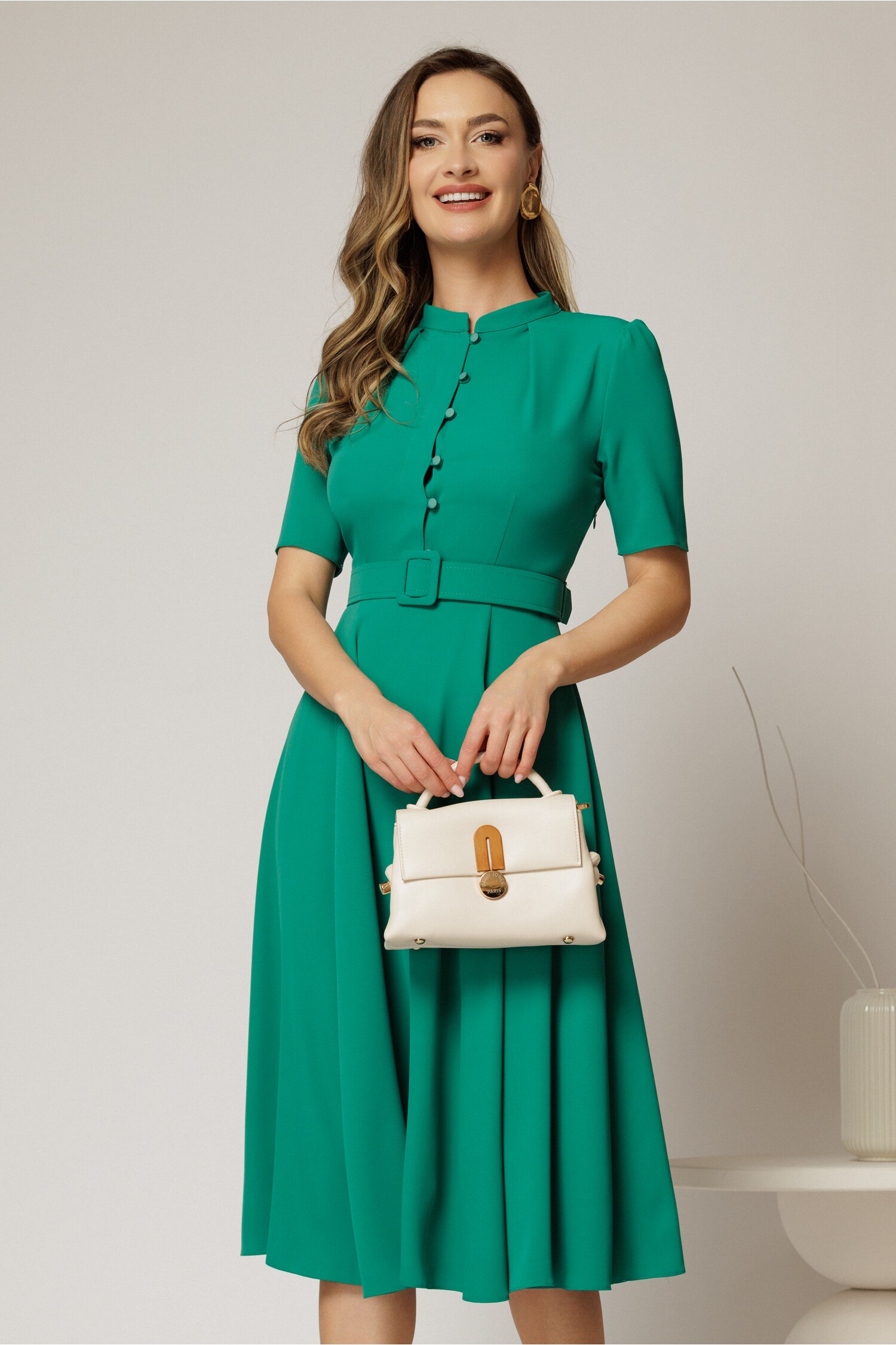 Rochie midi DY fashion verde în clos din triplu voal cu nasturi și curea Rochie midi DY fashion verde în clos din triplu voal cu nasturi și curea
