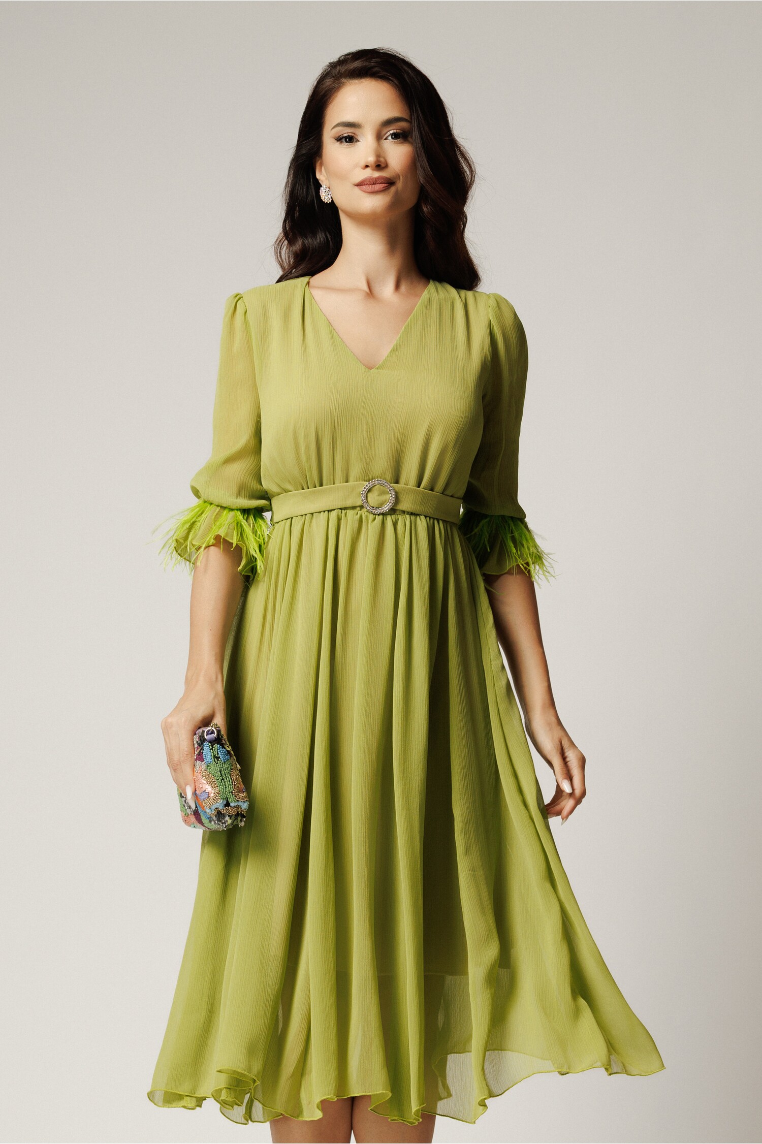 Rochie midi verde lime din voal cu pene la maneci si accesoriu in talie Rochie midi verde lime din voal cu pene la maneci si accesoriu in talie