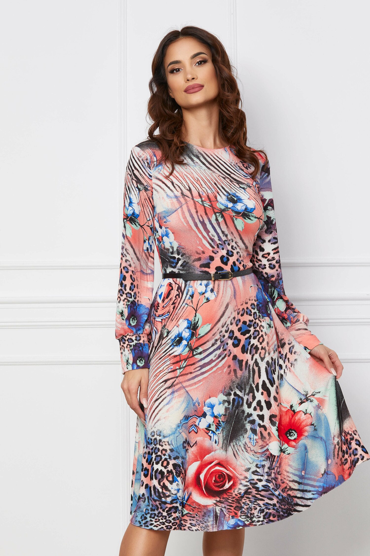 Rochie dy fashion roz somon cu imprimeu albastru și decupaj pe mâneci Rochie dy fashion roz somon cu imprimeu albastru și decupaj pe mâneci