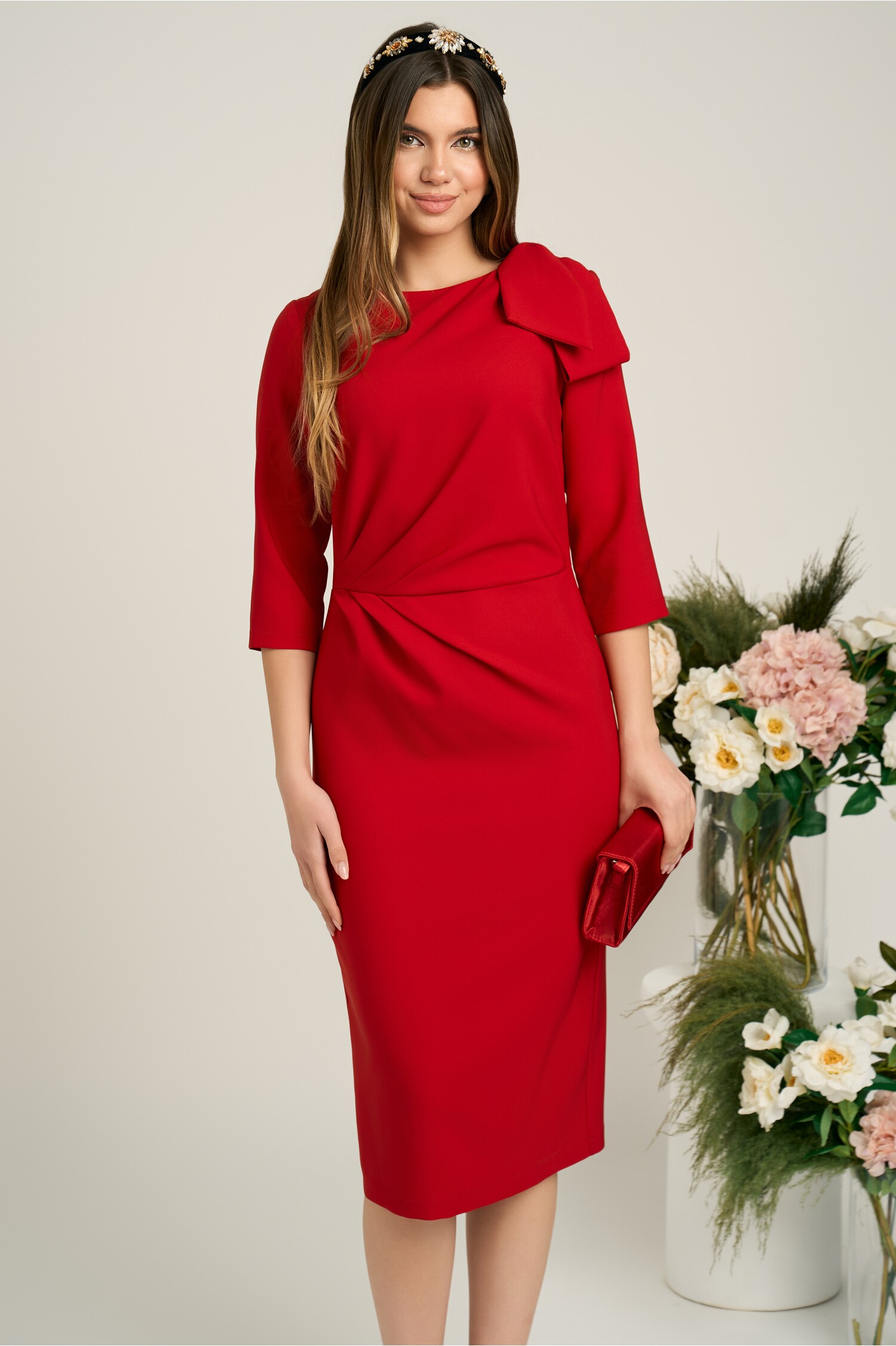 Rochie din stofă roșie cu fundă maxi și fronseu Rochie din stofă roșie cu fundă maxi și fronseu
