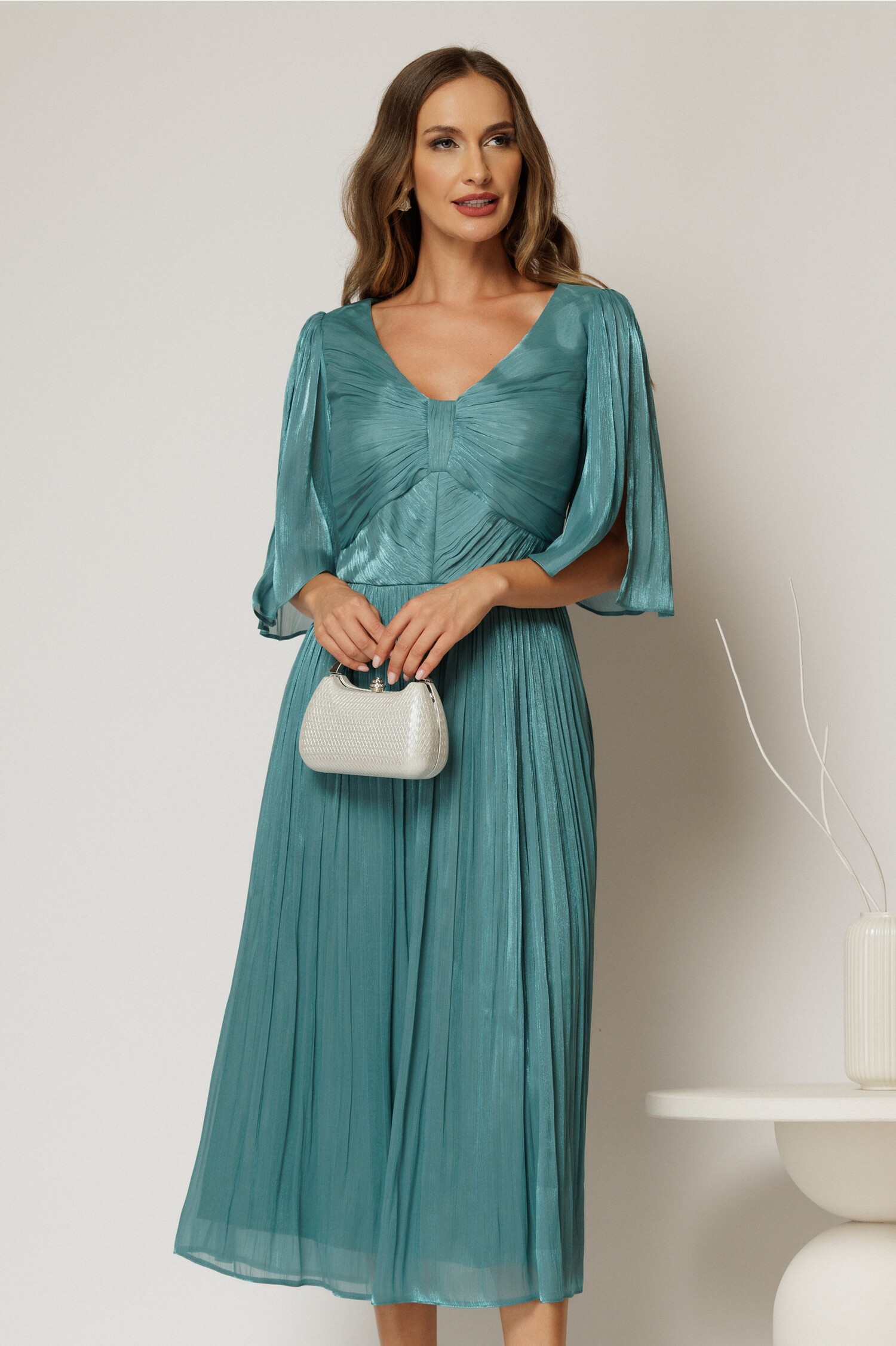 Rochie elegantă turcoaz midi din voal peliculizat cu mâneci ample – DY Fashion Rochie elegantă turcoaz midi din voal peliculizat cu mâneci ample – DY Fashion