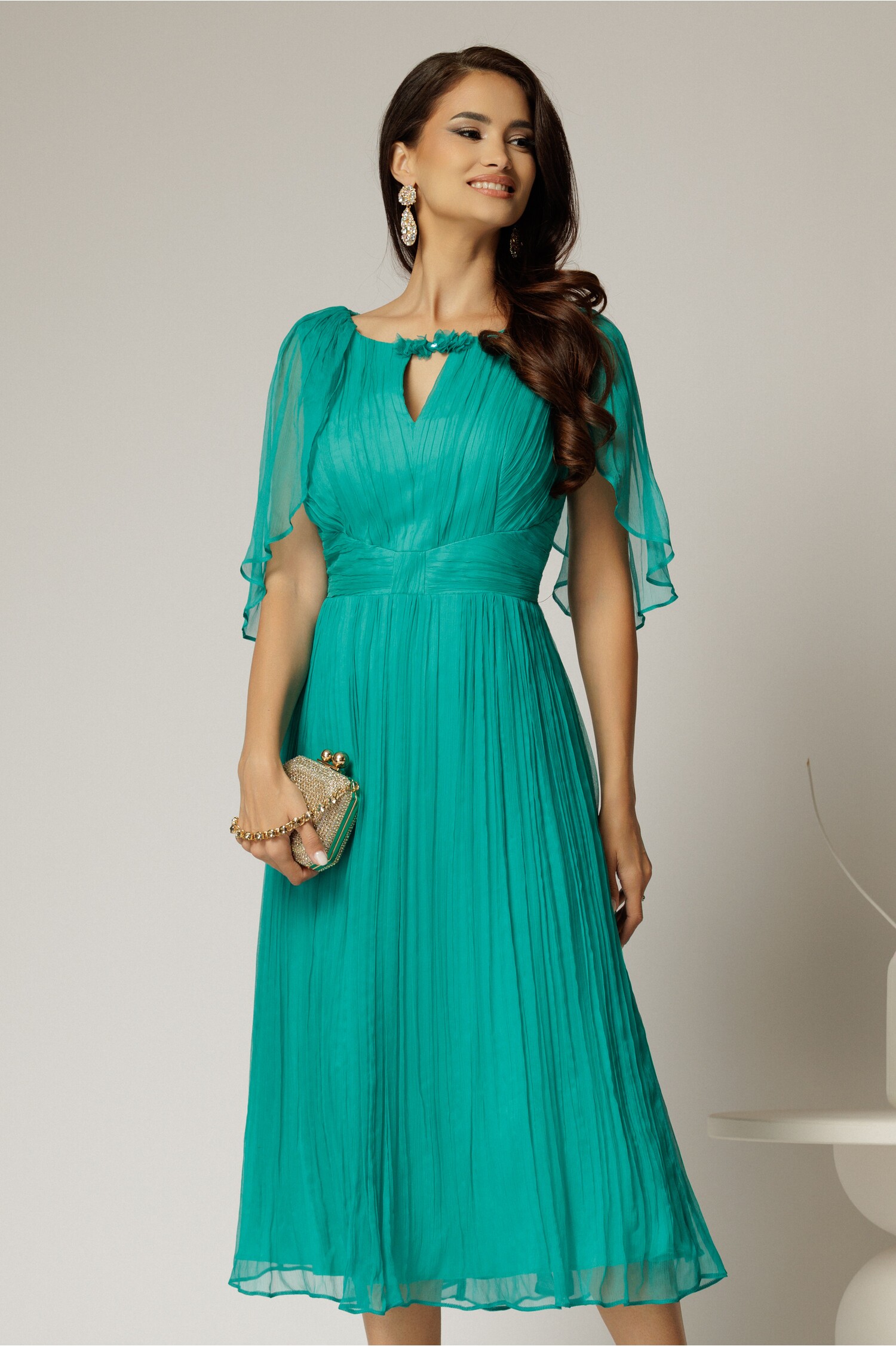 Rochie midi turcoaz din mătase cu detaliu floral și decolteu în v – DY Fashion Rochie midi turcoaz din mătase cu detaliu floral și decolteu în v – DY Fashion