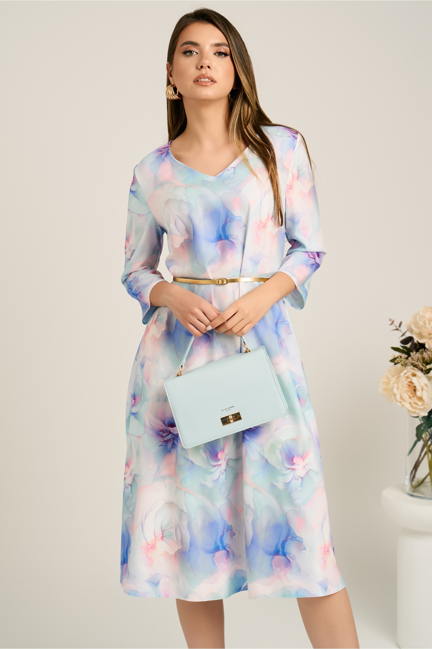 Rochie midi turcoaz cu flori bleu și curea în talie Rochie midi turcoaz cu flori bleu și curea în talie