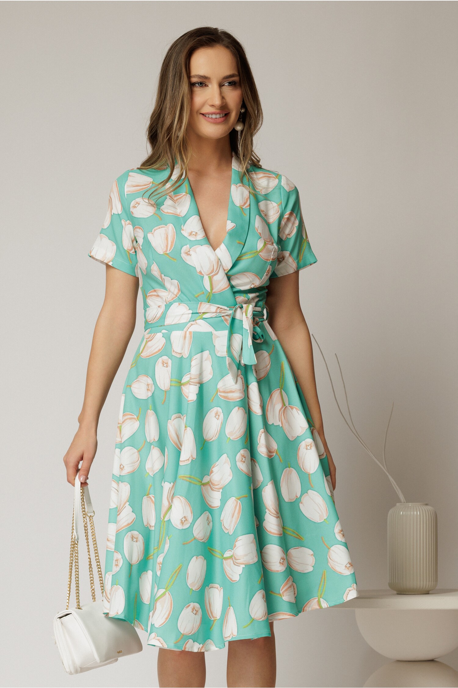 Rochie midi verde cu imprimeu floral și cordon în talie Rochie midi verde cu imprimeu floral și cordon în talie