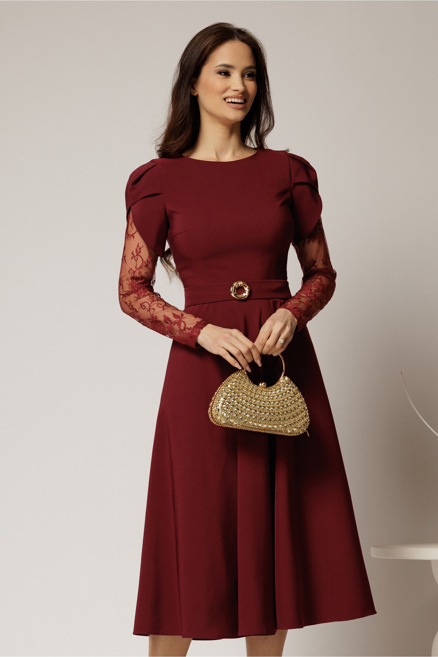 Rochie midi bordo cu mâneci dantelă și cordon detașabil Rochie midi bordo cu mâneci dantelă și cordon detașabil