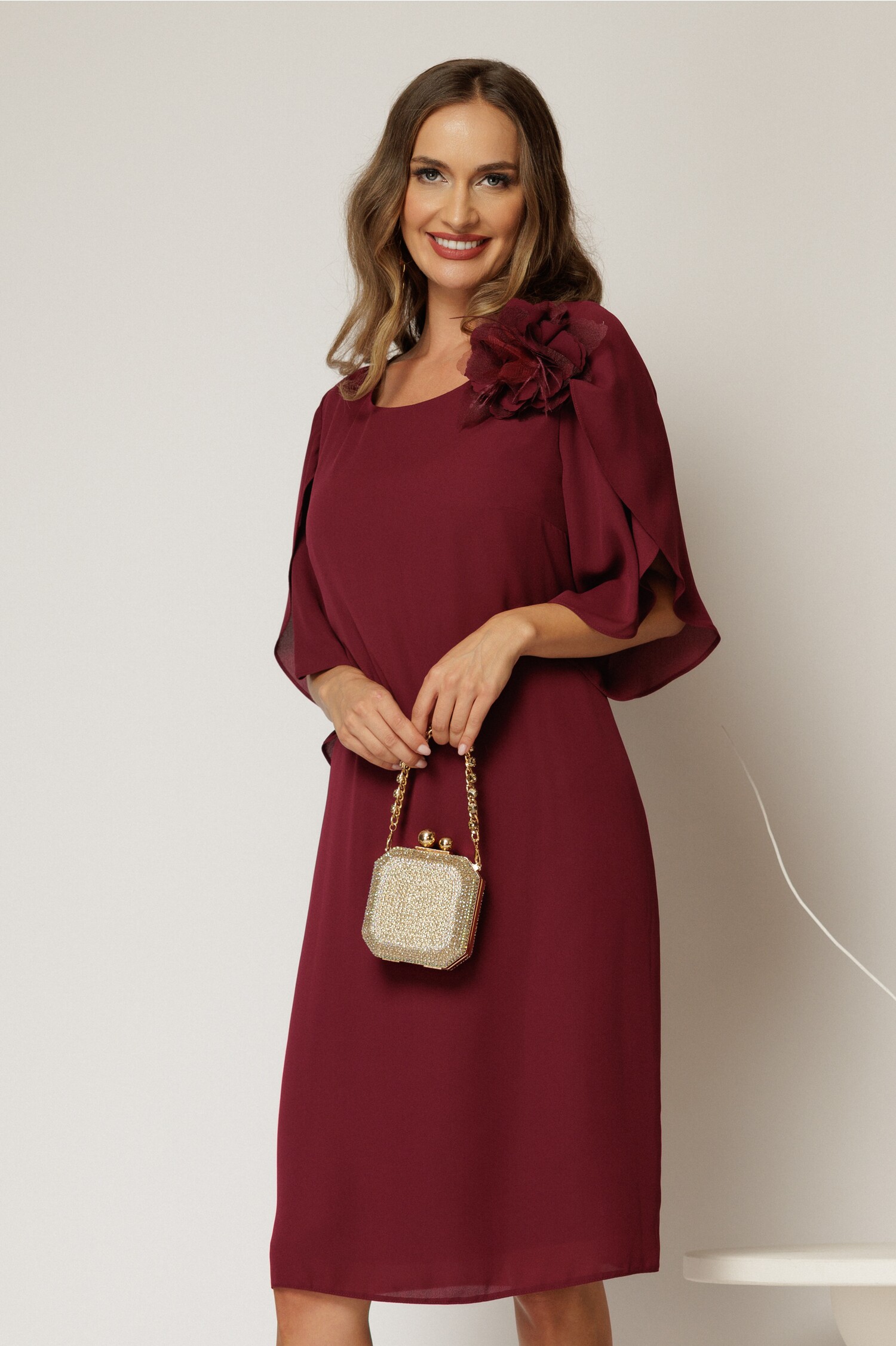 Rochie midi bordo de ocazie din voal cu aplicație florală 3d – DY Fashion Rochie midi bordo de ocazie din voal cu aplicație florală 3d – DY Fashion