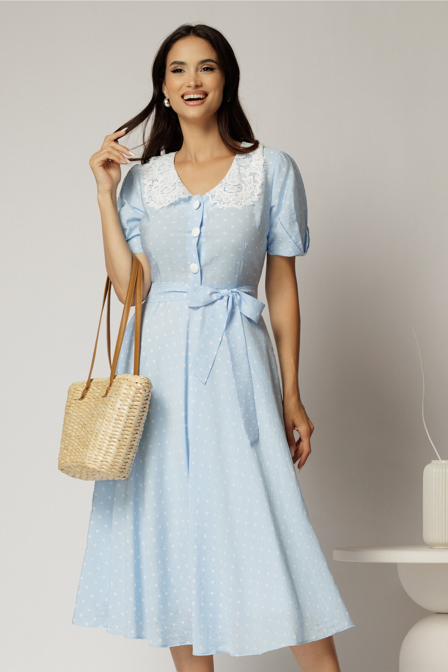 Rochie midi bleu cu buline și guler brodat – DY Fashion Rochie midi bleu cu buline și guler brodat – DY Fashion