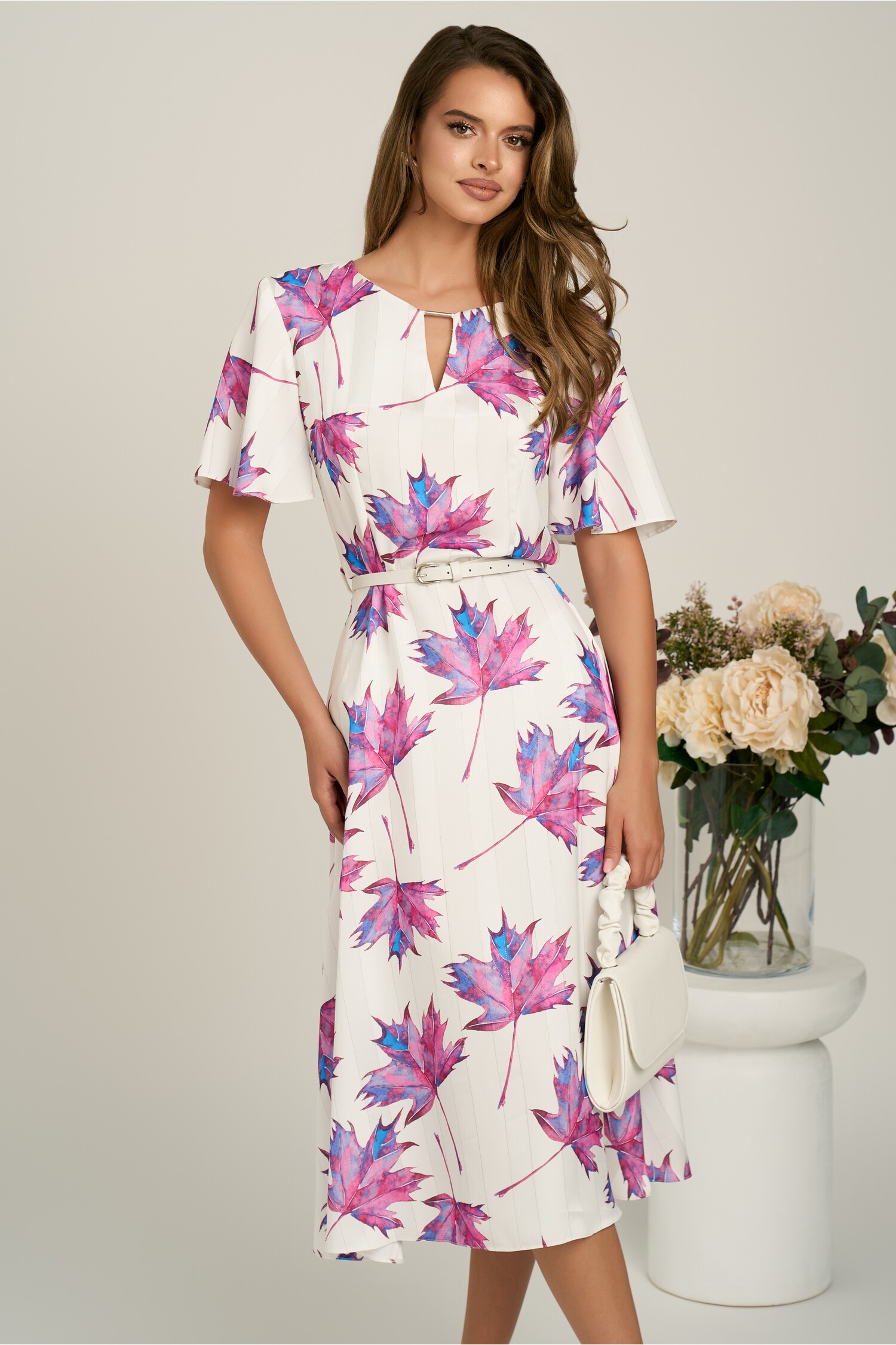 Rochie midi cu imprimeu magenta din triplu voal în clos Rochie midi cu imprimeu magenta din triplu voal în clos