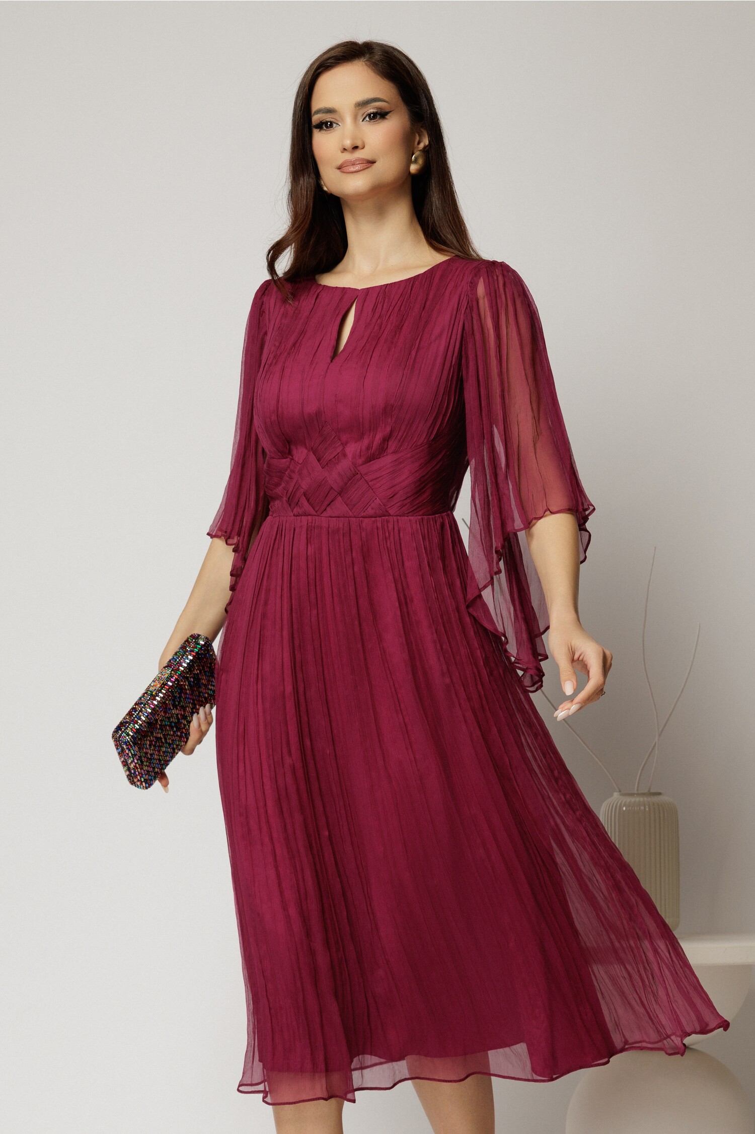 Rochie midi din mătase naturală magenta cu mâneci evazate și talia împletită Rochie midi din mătase naturală magenta cu mâneci evazate și talia împletită