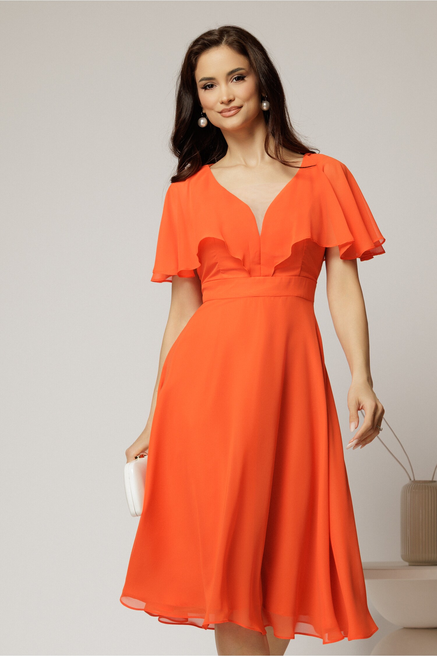 Rochie midi oranj din voal cu mâneci evazate și decolteu adânc Rochie midi oranj din voal cu mâneci evazate și decolteu adânc