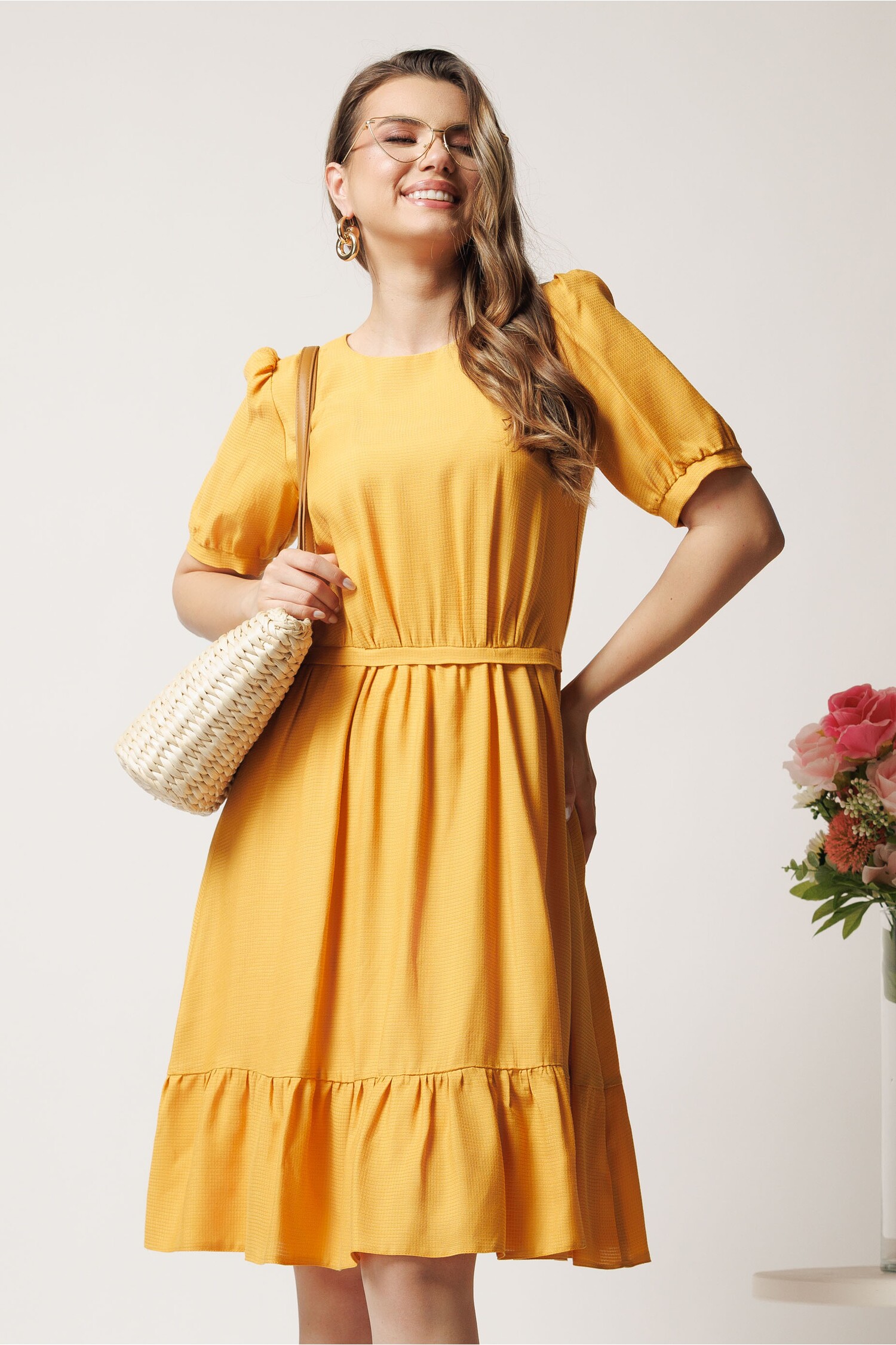 Rochie midi Moze, galbenă, vâscoză, croi cloș Rochie midi Moze, galbenă, vâscoză, croi cloș