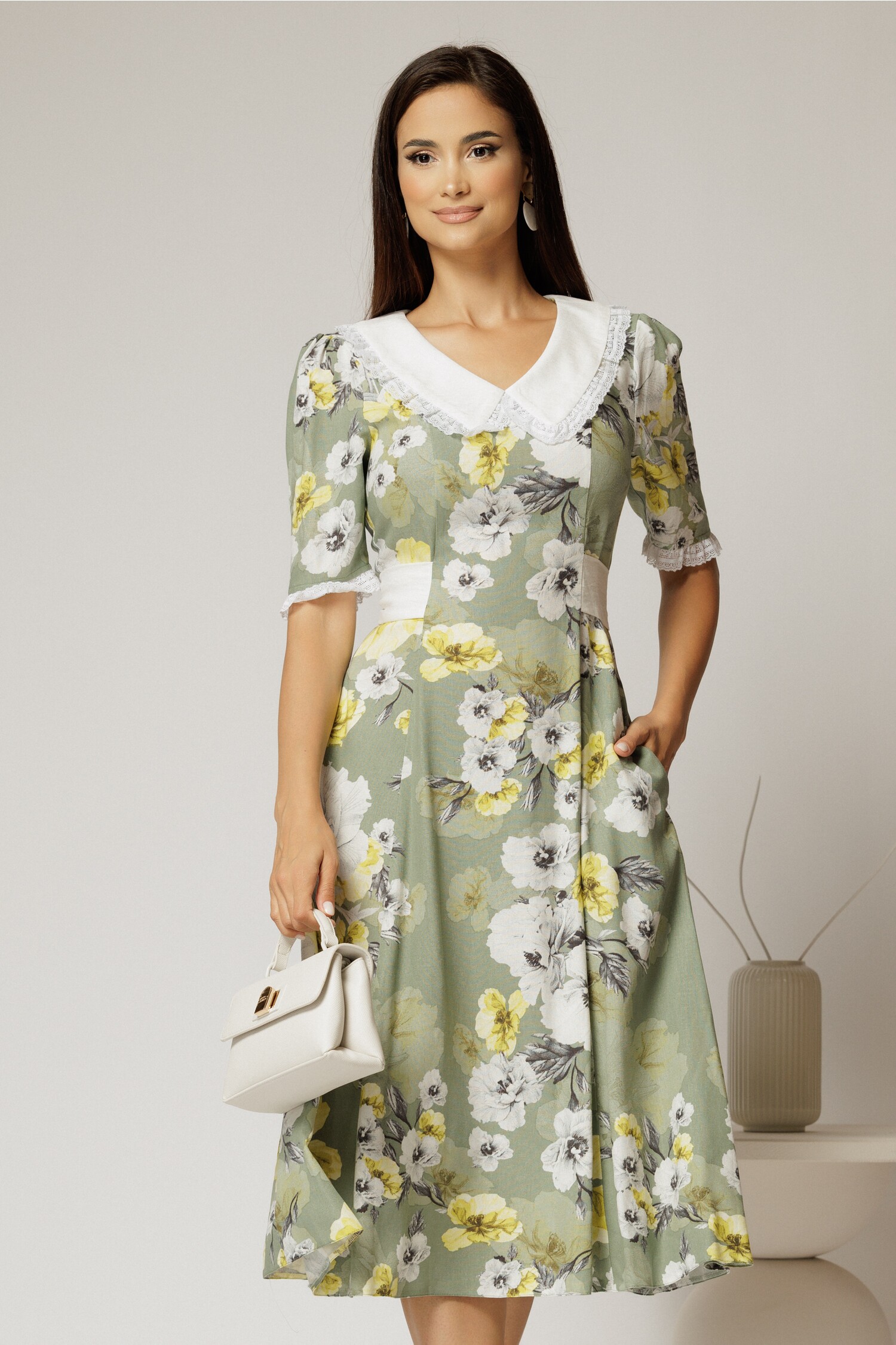 Rochie midi kaki din viscoză cu imprimeu floral și guler alb brodat – DY Fashion Rochie midi kaki din viscoză cu imprimeu floral și guler alb brodat – DY Fashion
