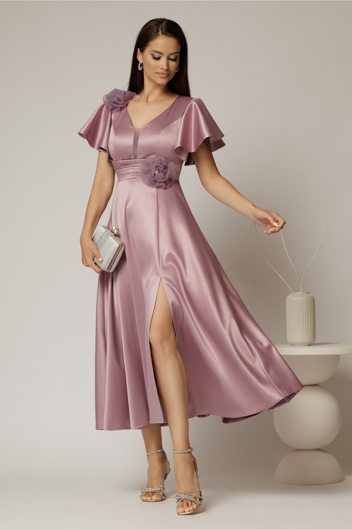 Rochie midi lila de ocazie din tafta cu mâneci evazate și decolteu adânc – DY Fashion Rochie midi lila de ocazie din tafta cu mâneci evazate și decolteu adânc – DY Fashion