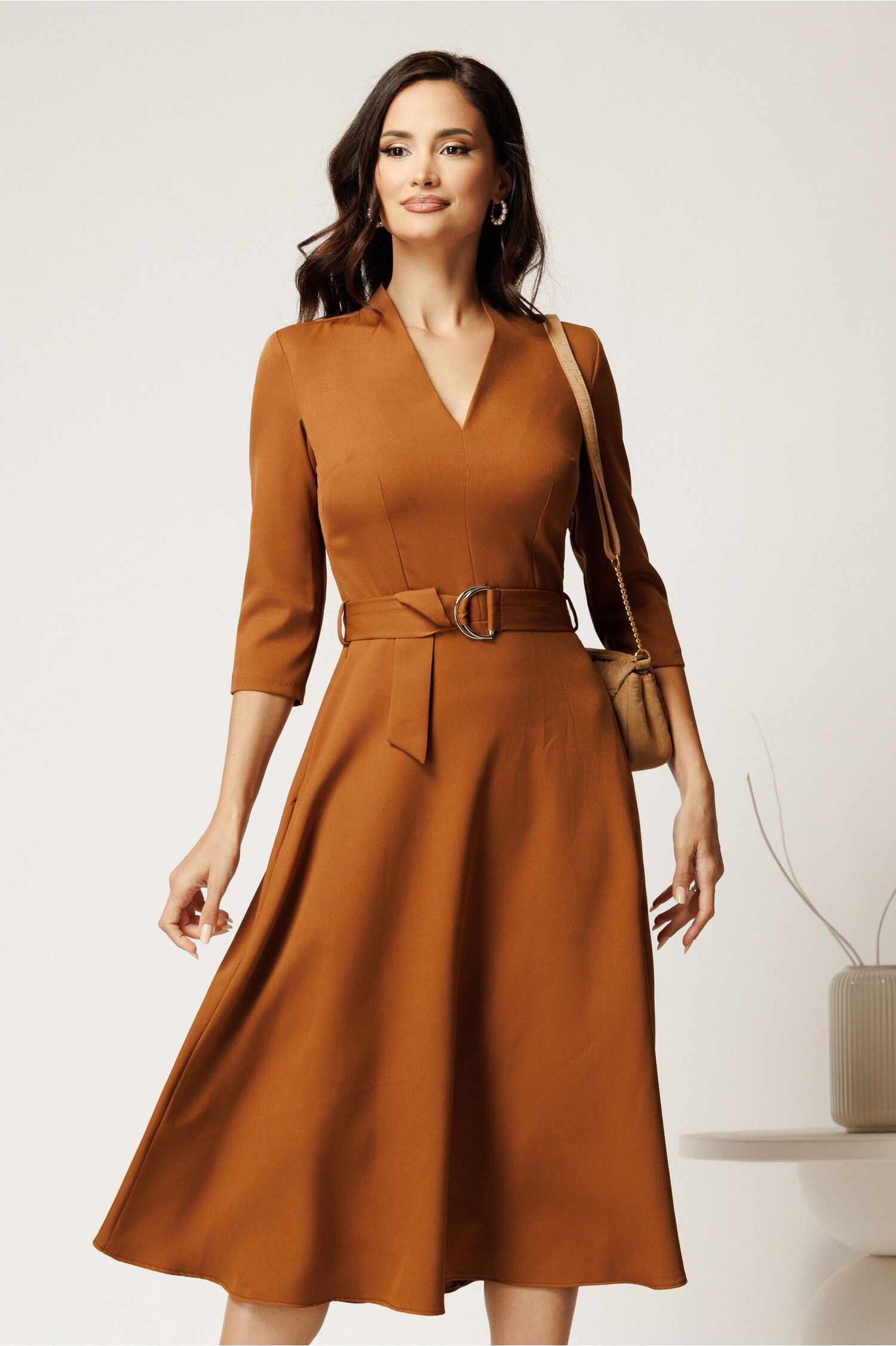 Rochie midi maro din stofă cu cordon detașabil Rochie midi maro din stofă cu cordon detașabil