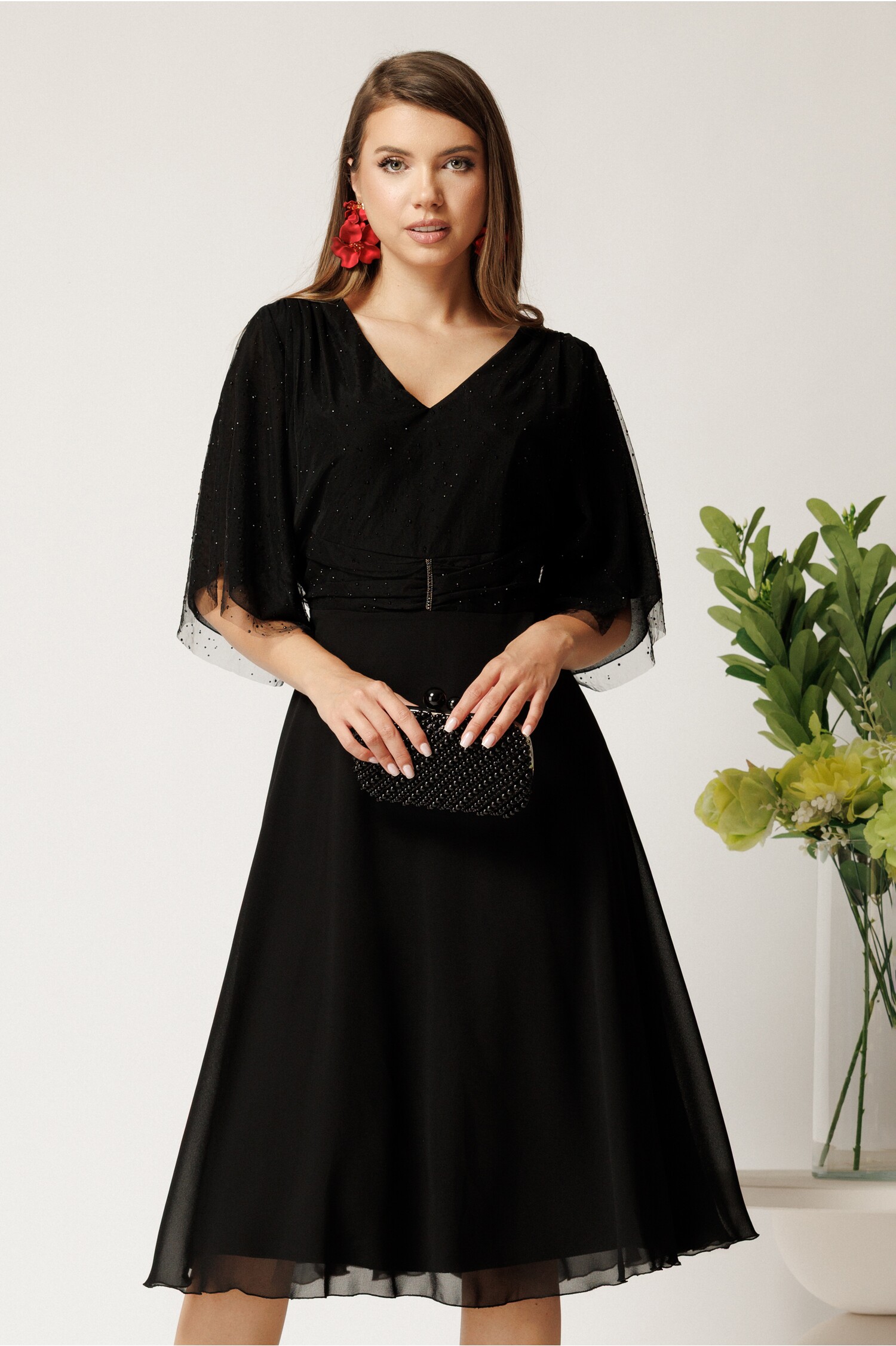 Rochie midi neagră din voal cu strasuri la bust Rochie midi neagră din voal cu strasuri la bust