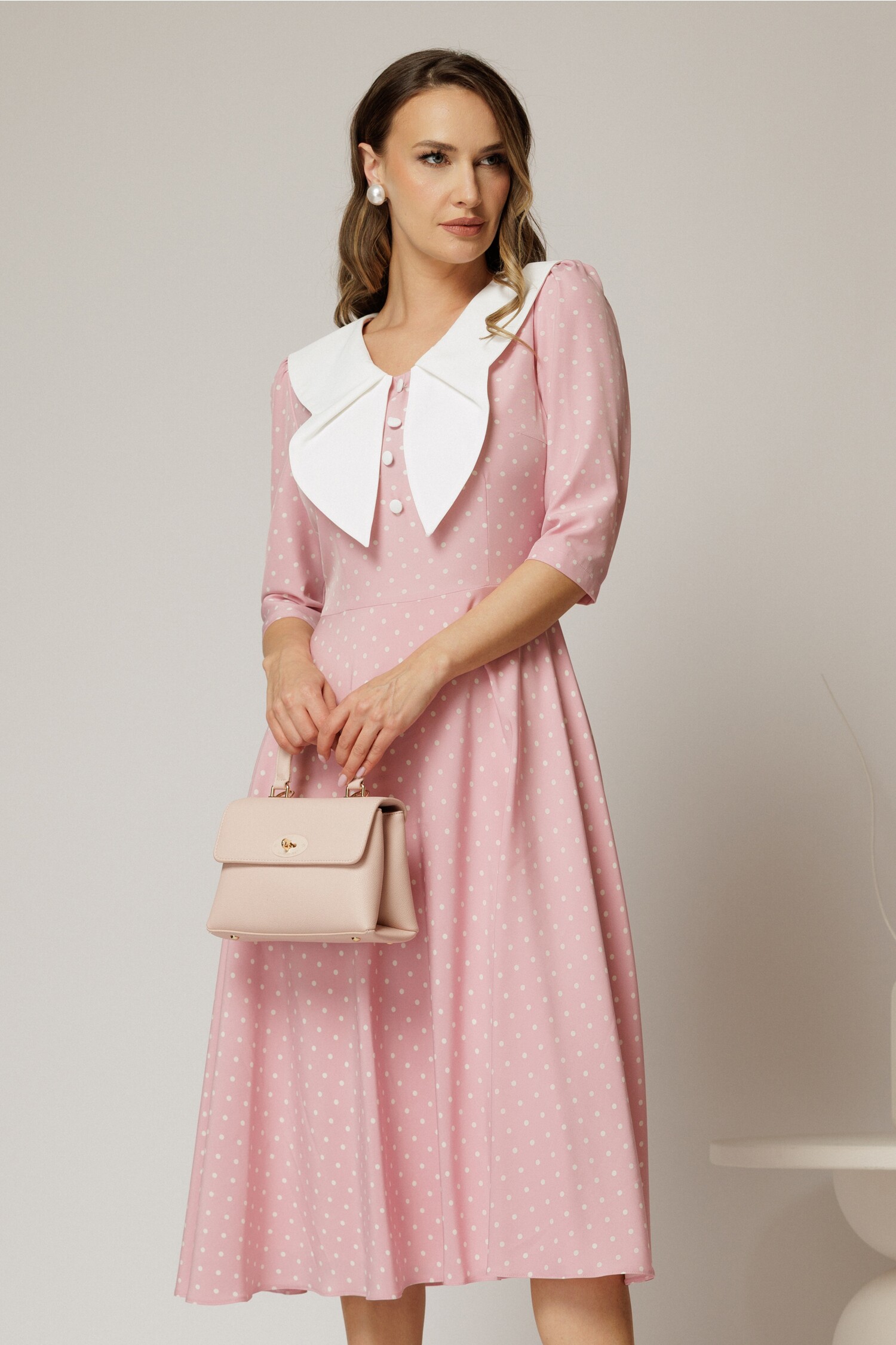 Rochie midi roz cu buline și guler amplu, croi clos – DY Fashion Rochie midi roz cu buline și guler amplu, croi clos – DY Fashion