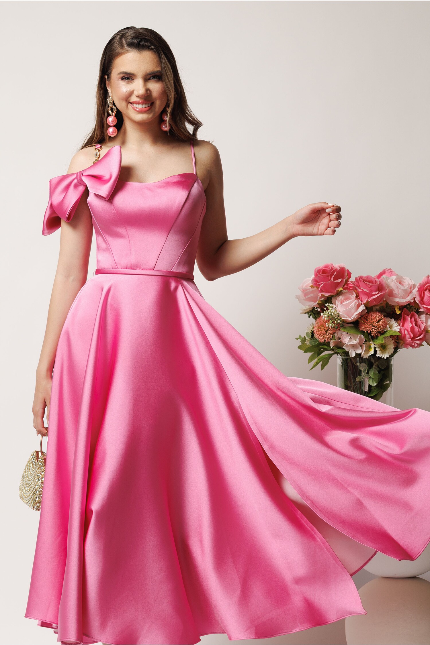 Rochie midi roz din tafta cu funda la umăr Rochie midi roz din tafta cu funda la umăr