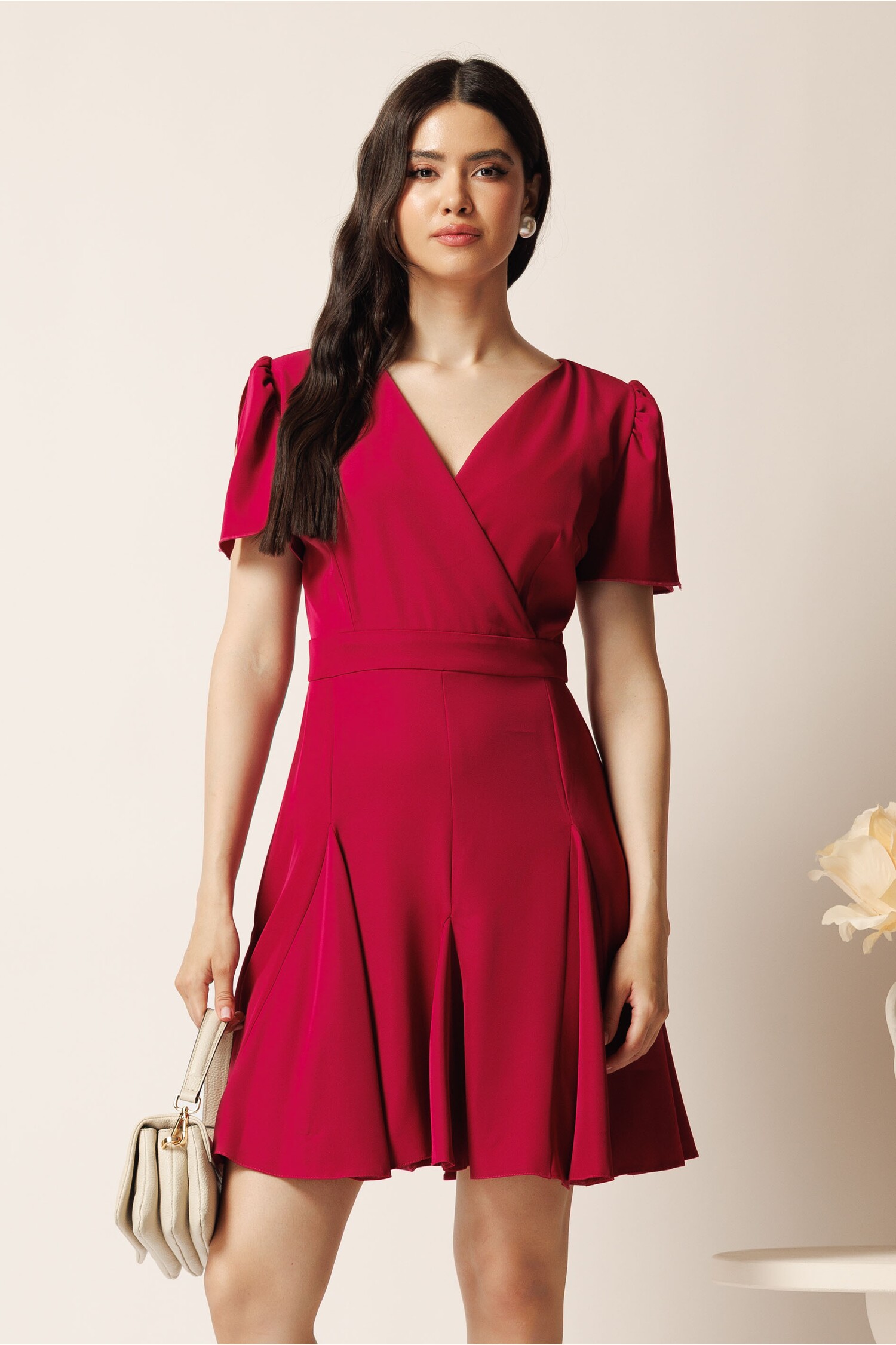 Rochie scurtă magenta în clin cu decolteu petrecut – Moze Rochie scurtă magenta în clin cu decolteu petrecut – Moze