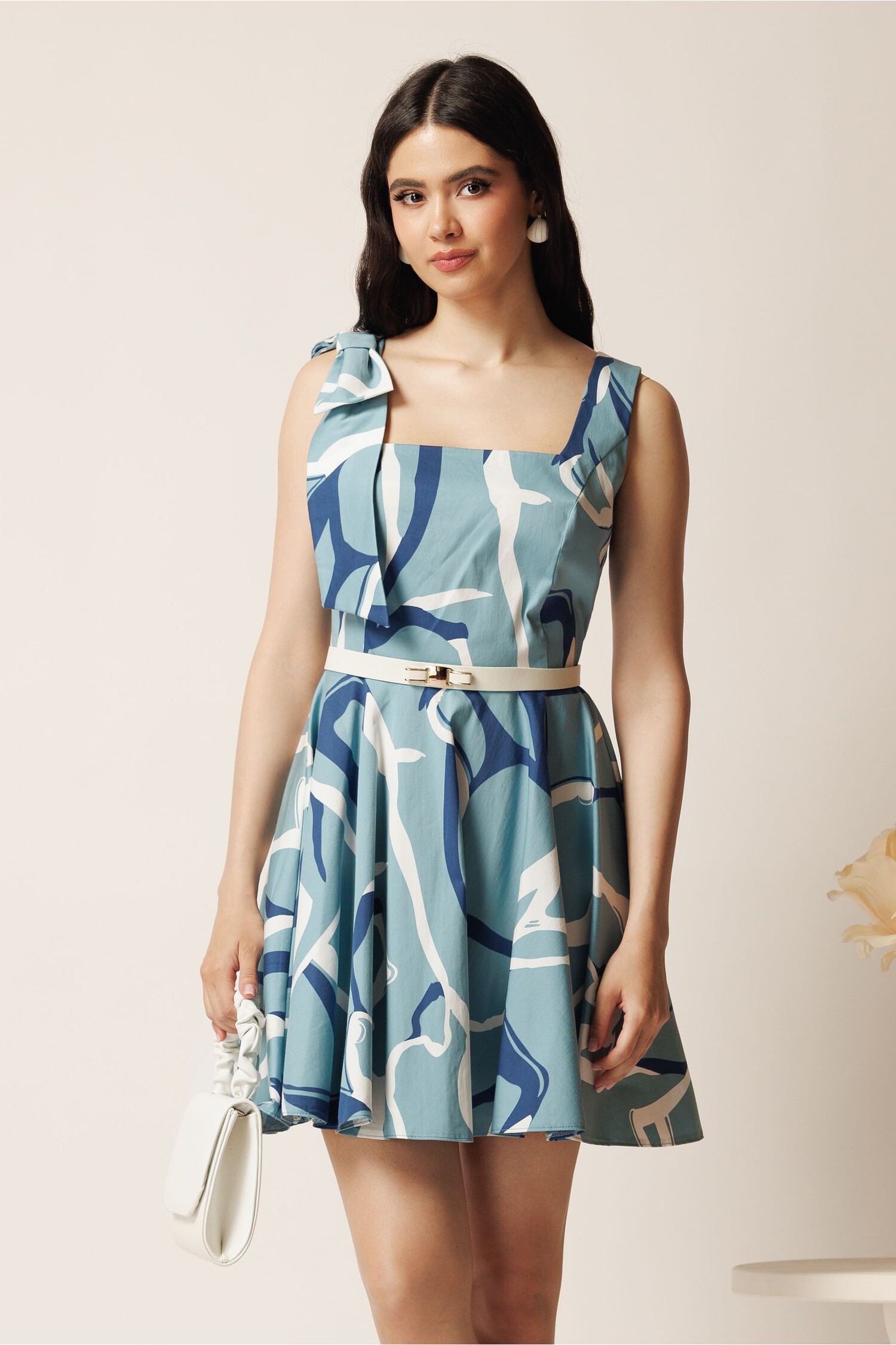 Rochie scurtă bleu cloș cu imprimeuri și curea detașabilă Rochie scurtă bleu cloș cu imprimeuri și curea detașabilă