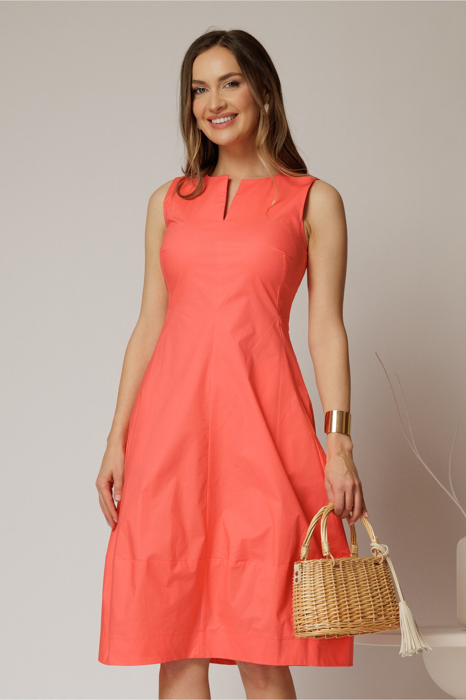 Rochie midi tip sarafan oranj cu decupaj la bust și fustă gogosar Rochie midi tip sarafan oranj cu decupaj la bust și fustă gogosar